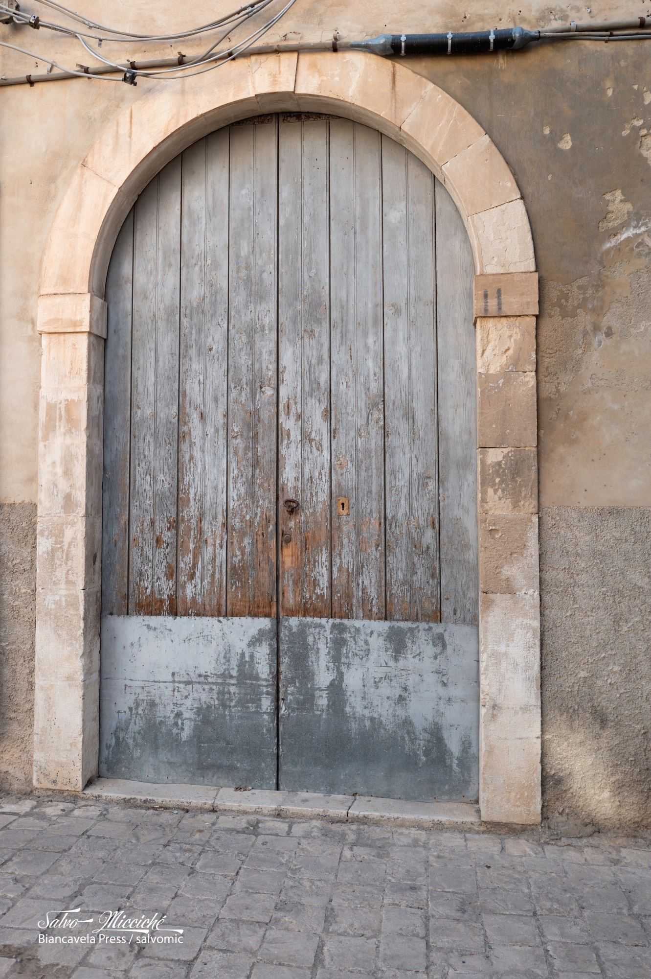 Portone

#satdoorday #doors #architecture