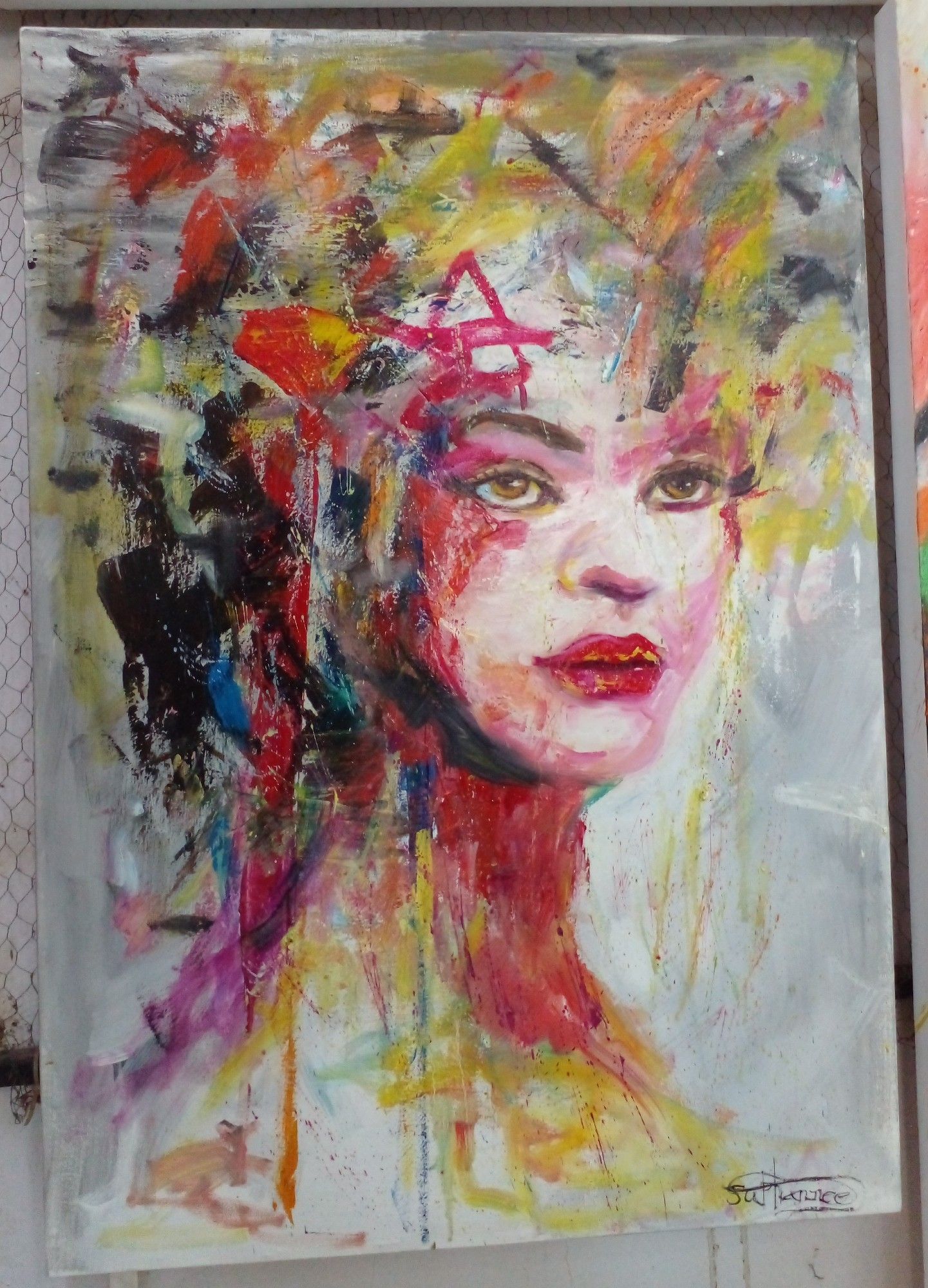 an abstract impressionsist painting of a woman' seen from her chest up, looking to the right, splatter and thrashy paint applied, very modern