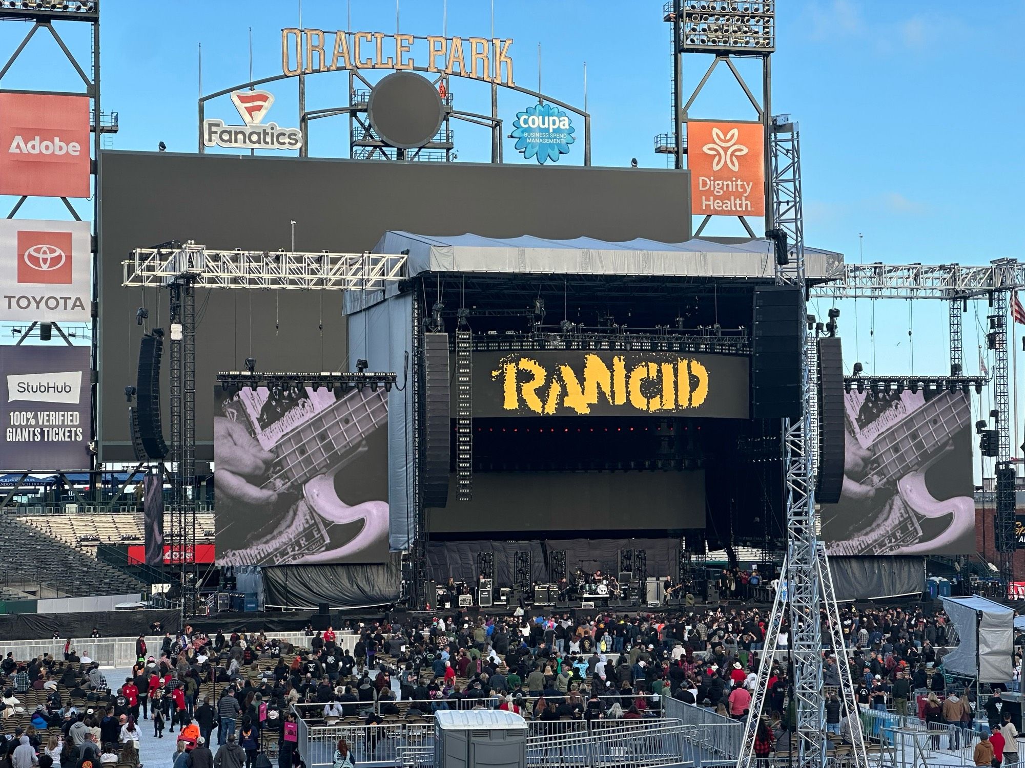 Rancid on stage