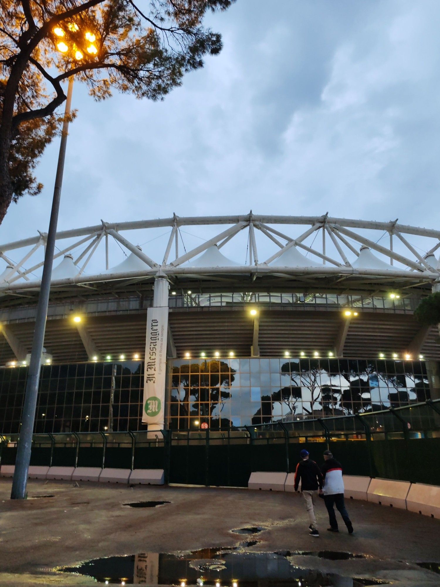 Le stade olympique de Rome de l'extérieur.