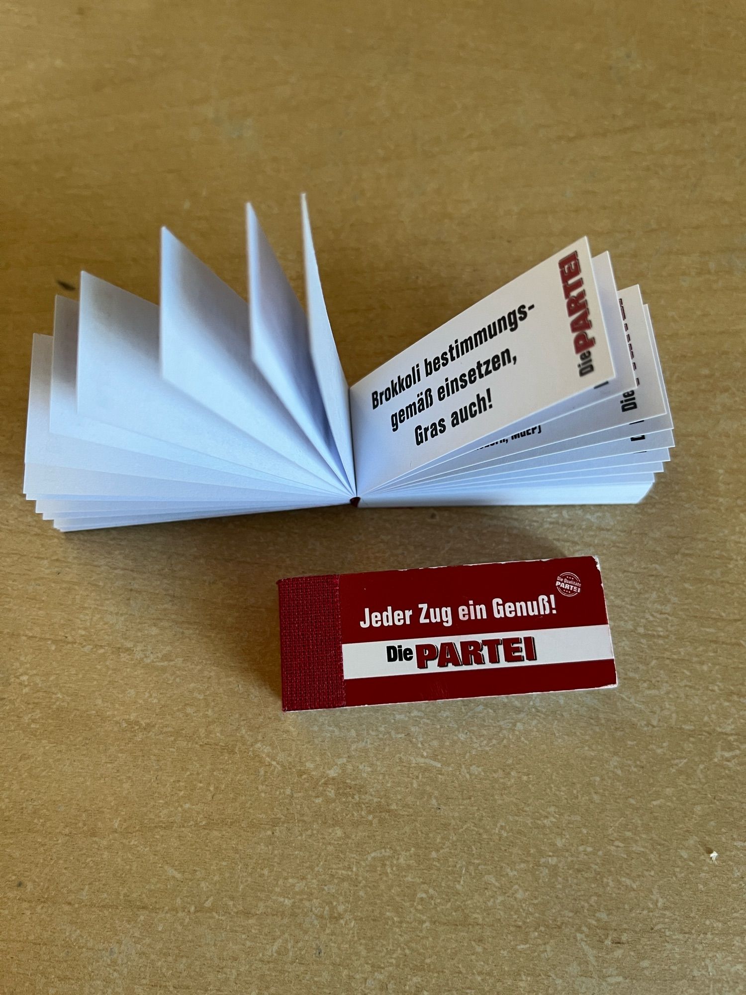 Filtertips für Joints von Die PARTEI mit lustigen Sprüchen.