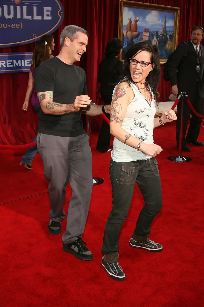 Henry Rollins and Janeane Garofalo dancing around or otherwise cavorting at the premiere of Ratatouille.