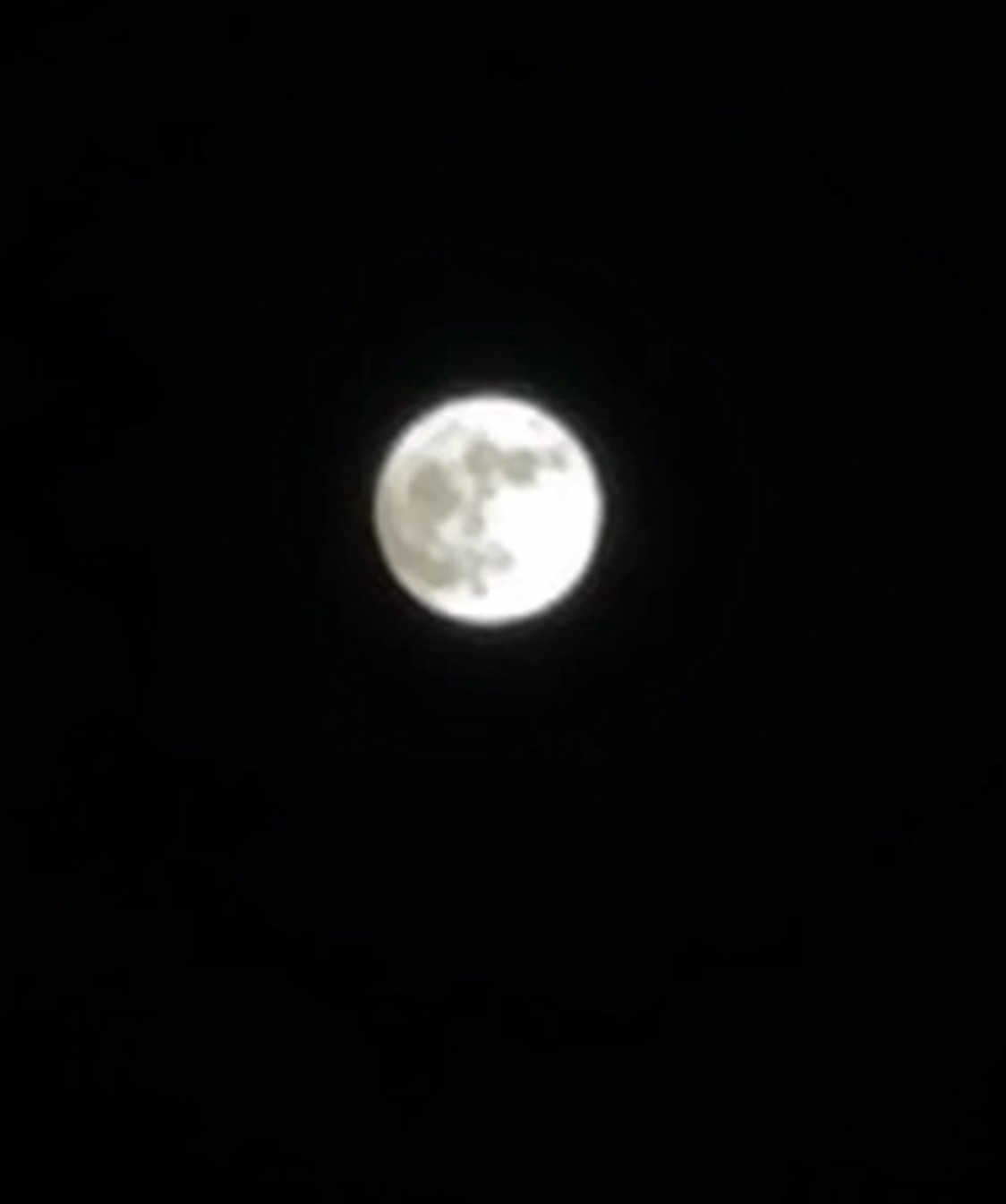 zoom in on the gorgeous moon, you can see all her glorious features
