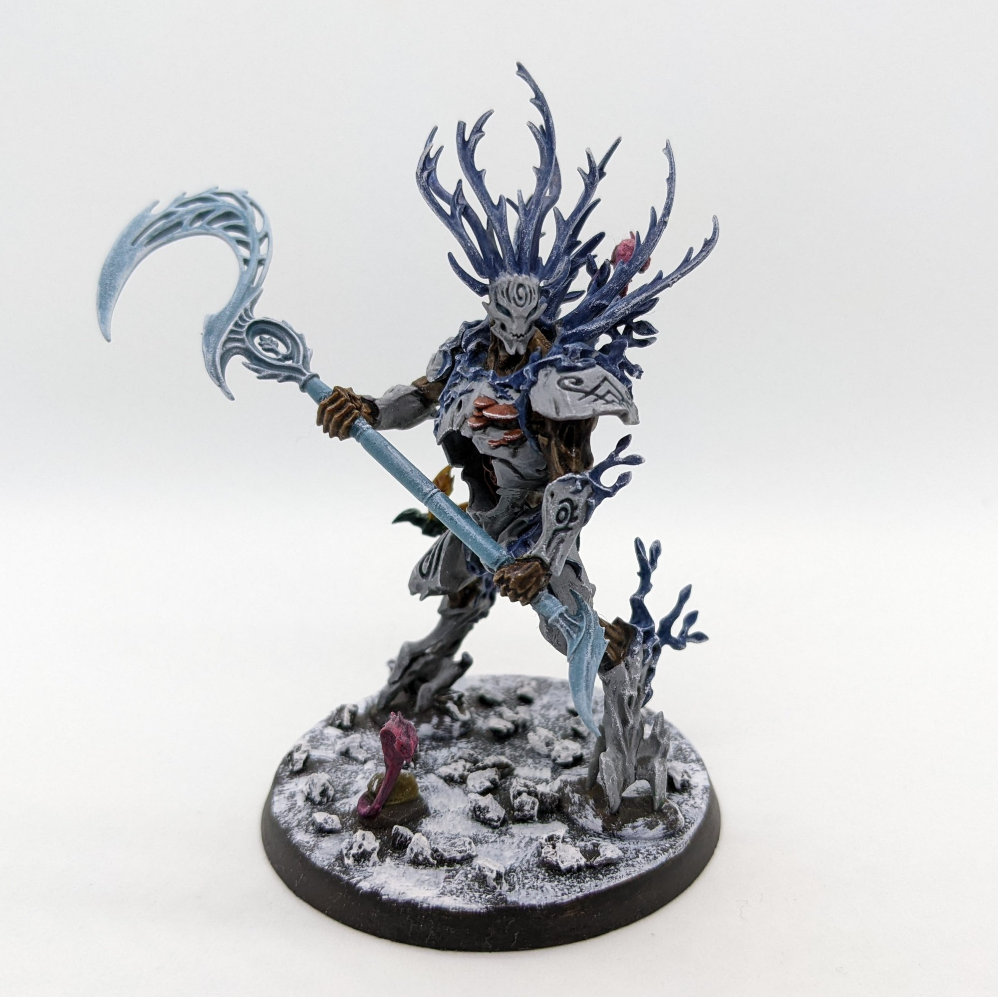 A painted Kurnoth Hunter from Age of Sigmar