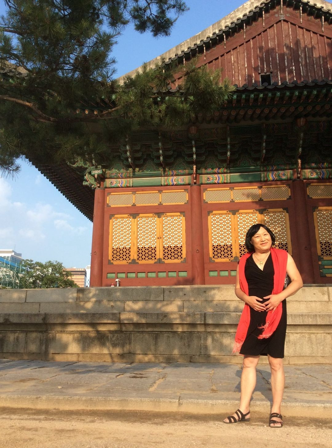 I visited visited Deoksugung Palace #덕수궁 — one of the five royal palaces in Seoul #서울 — at the beginning of my month in Korea nine years ago today (6.21.15)