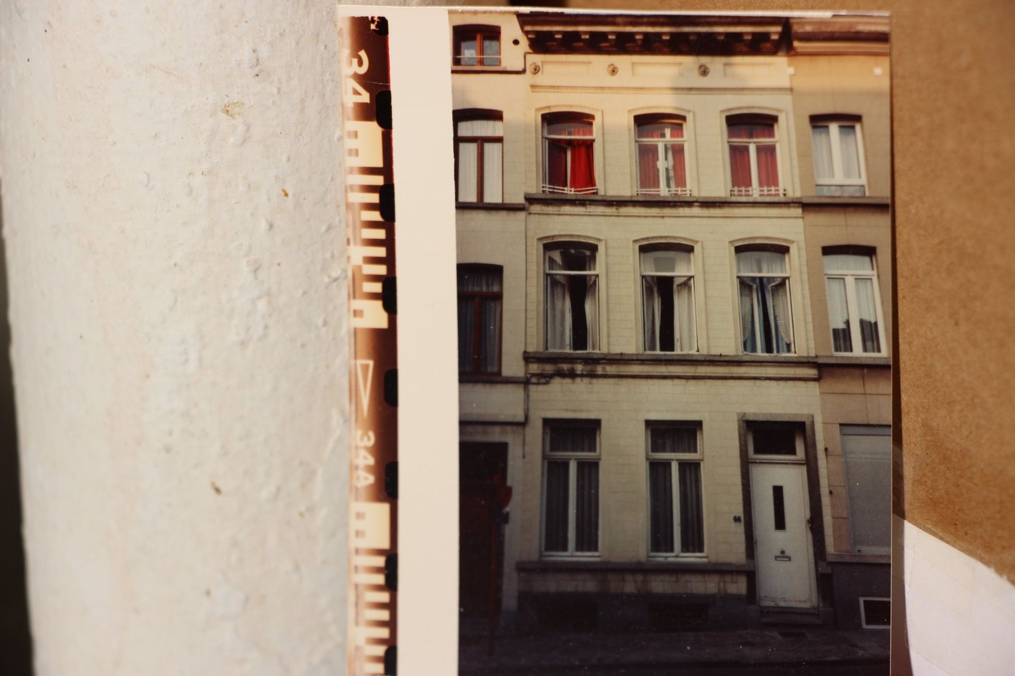 Throwback Thursday: this is the only photo I took of the exterior of the building in the rue de la Tourelle where I lived in my five months in #Brussels back in 1991... #Bruxelles #Brussel #Belgium #Belgique #België