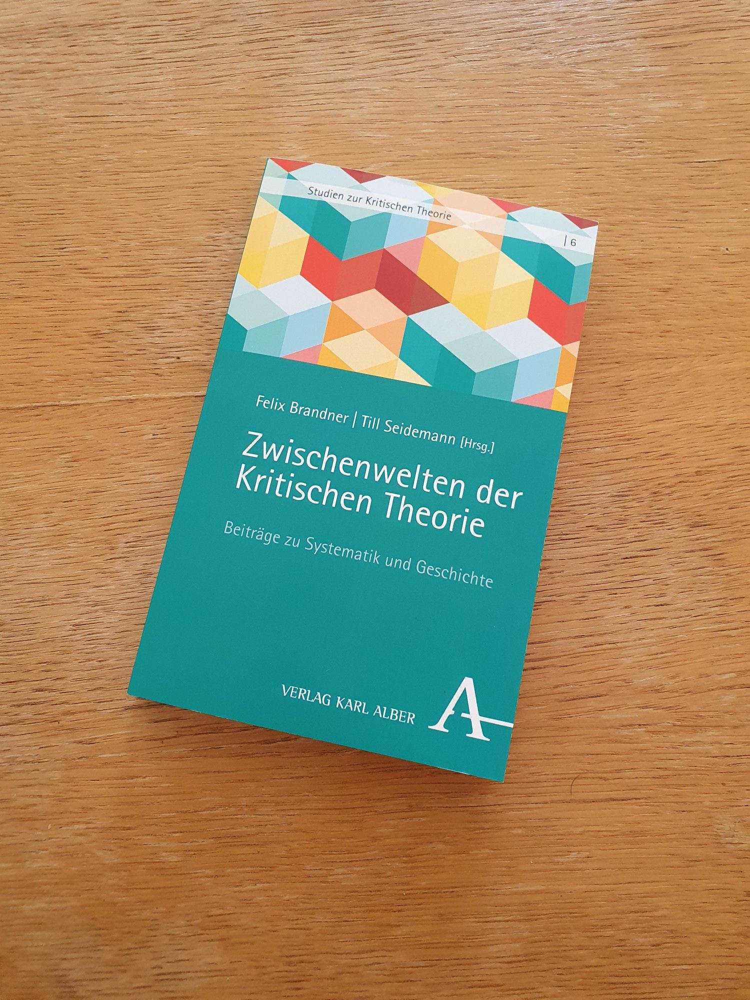 Das Cover des Sammelbandes "Zwischenwelten der Kritischen Theorie", herausgegeben von Felix Brandner und Till Seidemann