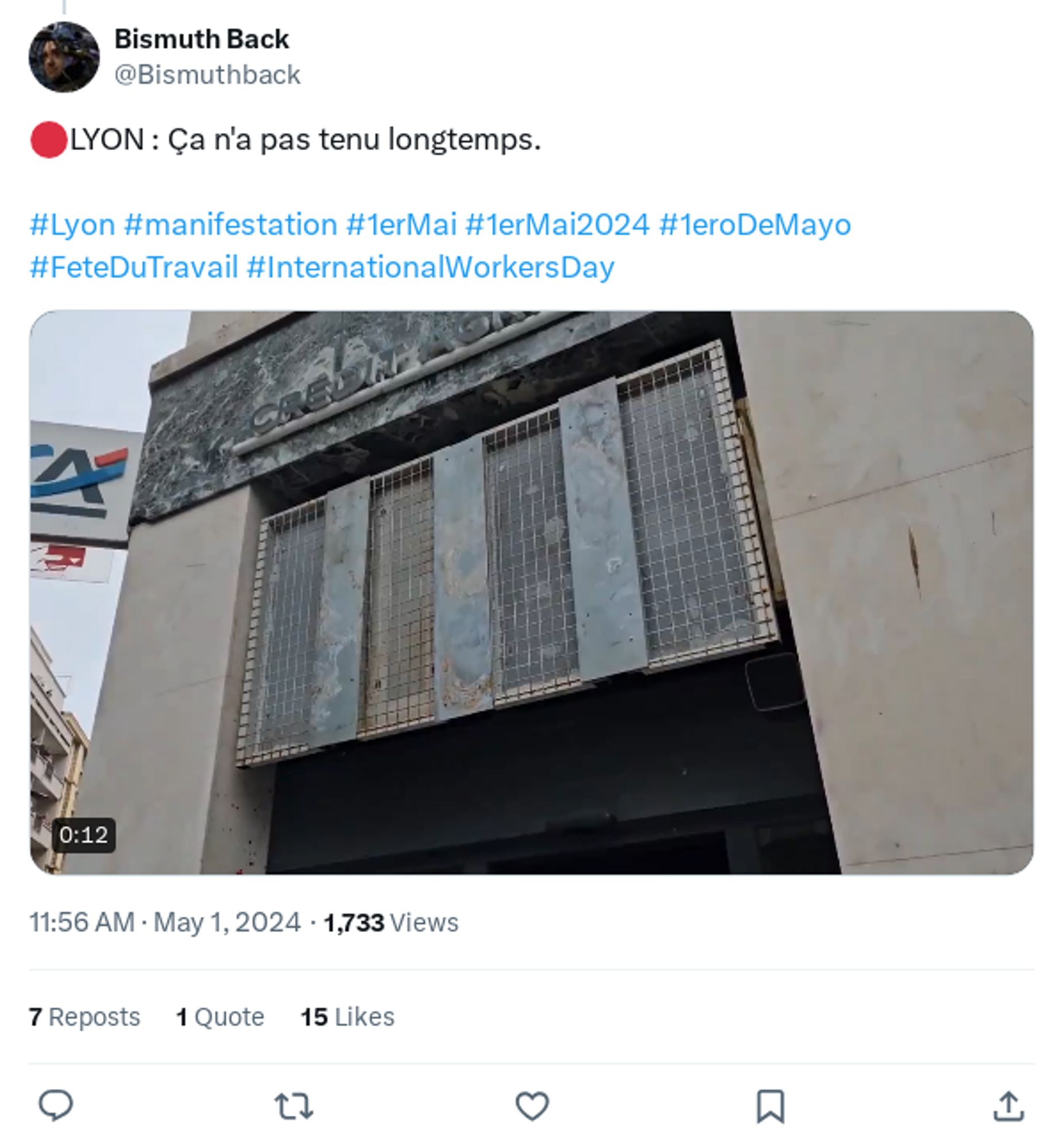 tweet screen de Bismuthback : 🔴LYON : Ça n'a pas tenu longtemps.

#Lyon #manifestation #1erMai #1erMai2024 #1eroDeMayo #FeteDuTravail #InternationalWorkersDay https://t.co/wjnzjRv9fW