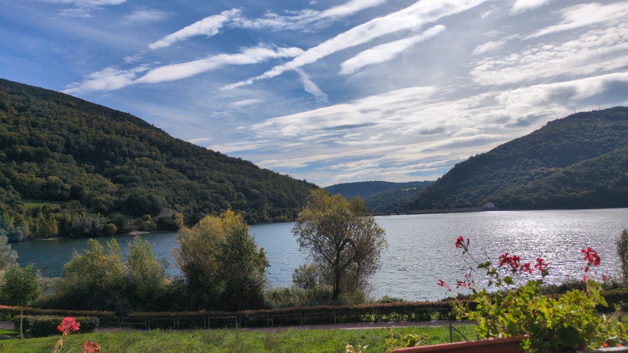 Vista del embalse de Eugi desde la habitación