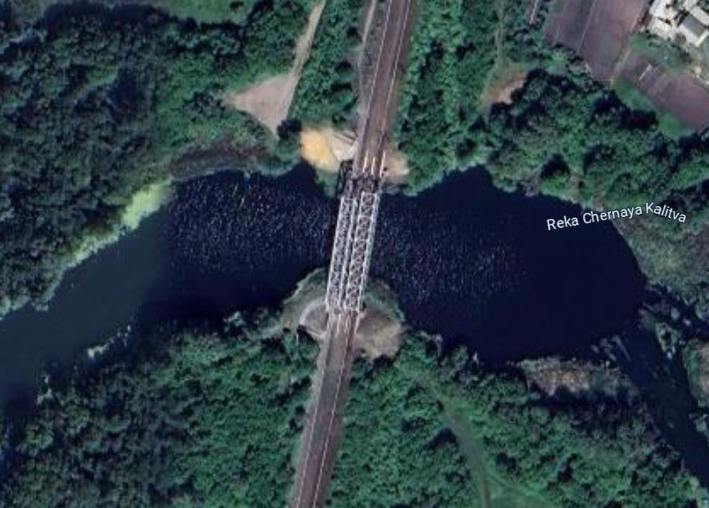 Rossosh railway bridges across the Chernaya Kalitva River, Voronezh Oblast (50.169696, 39.603550).