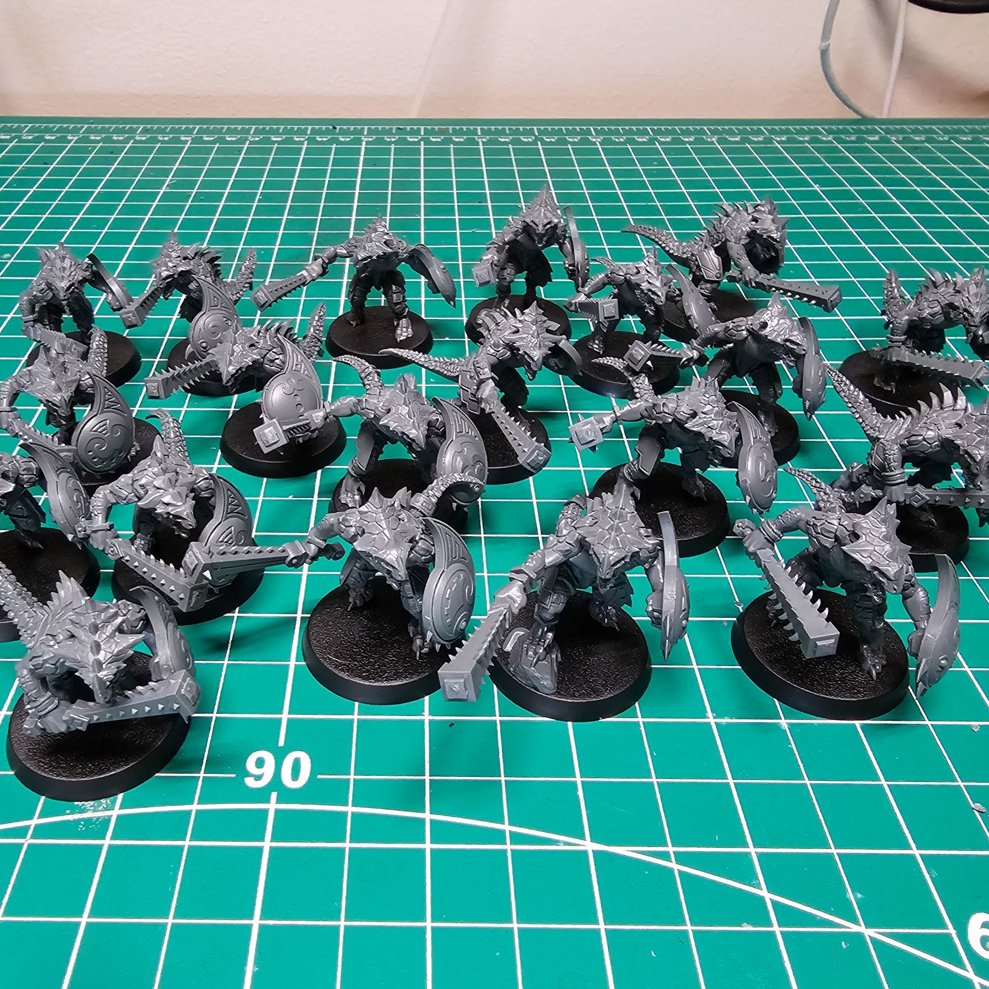 20 unpainted Saurus Warriors