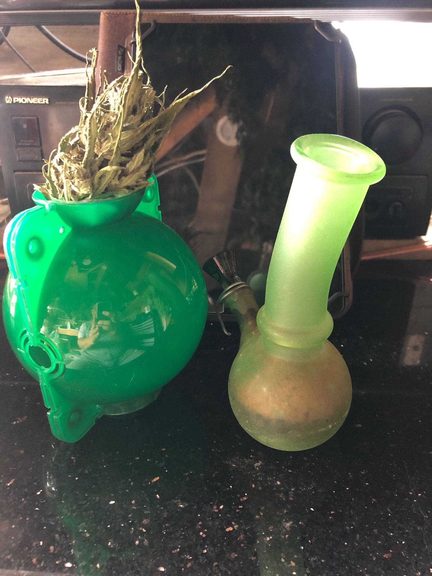 Green bong
Green weed
Green root box