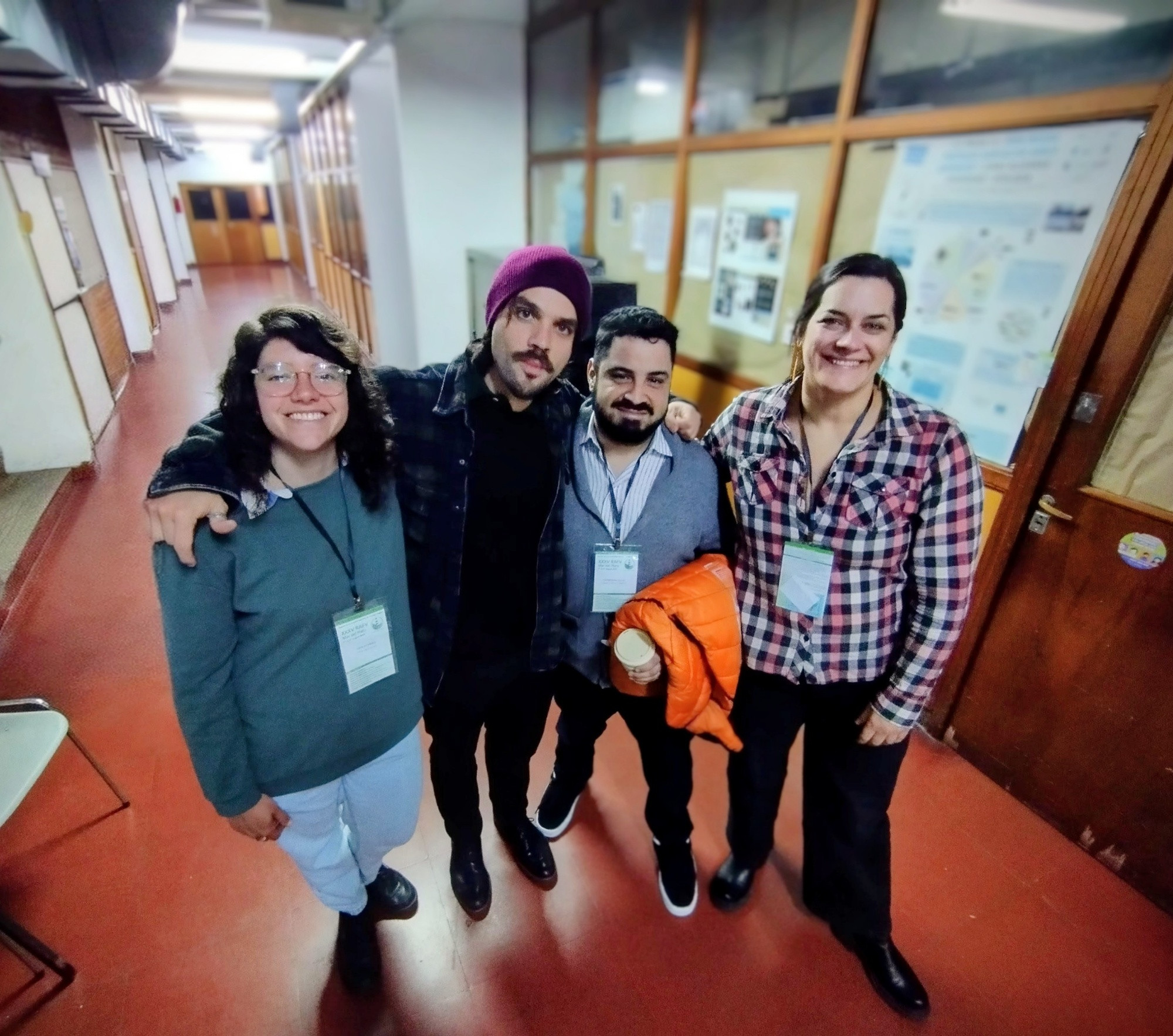 Picture of the members of the PEMlab, from the left: Ailén, Cruz, Maxi y Gaby