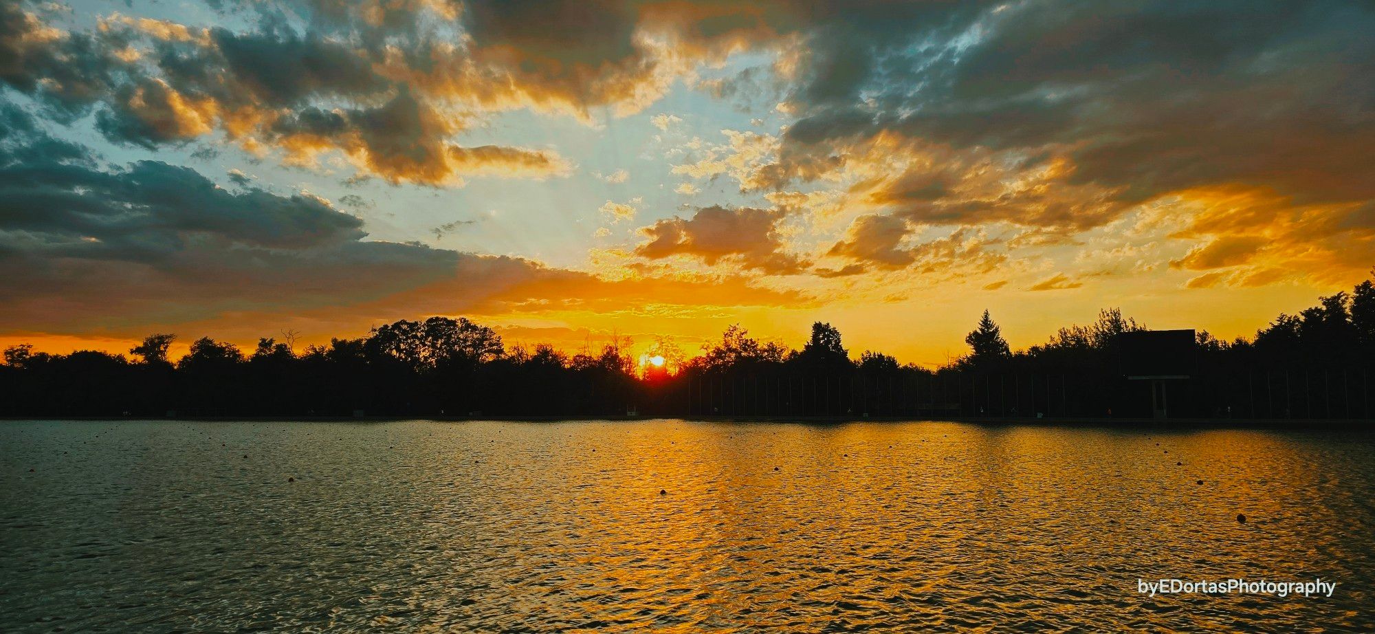 Plovdiv Bulgaria byEDortasPhotography 
.
#Summer #summervibes #positivevibes #Plovdiv #Bulgaria #europe #inteligenciaartificial #fyp ##fypage #viral #climatechange #nature #naturephotography #sun #world #mundo