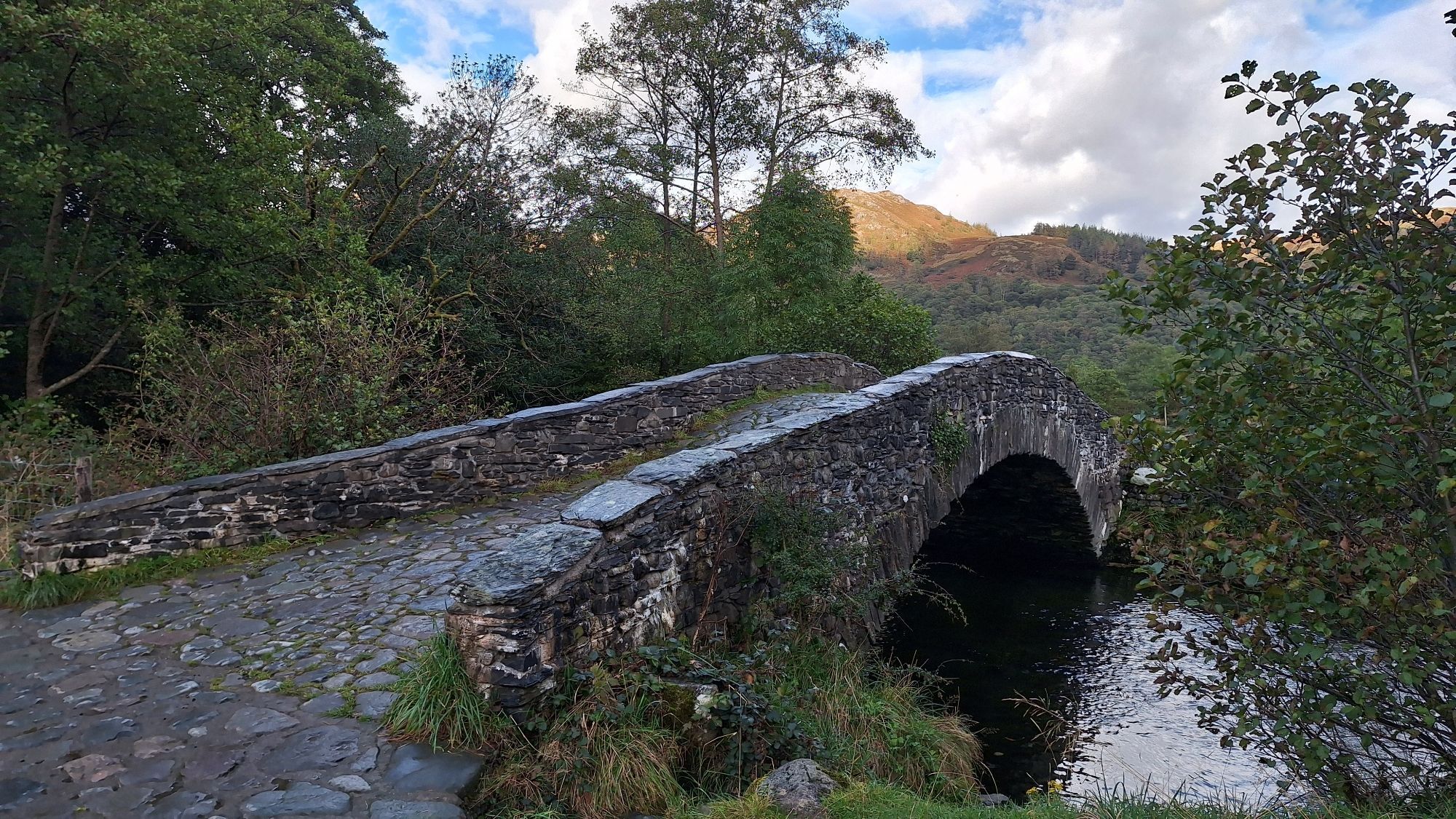 Stone bridge before Rosthwaite.