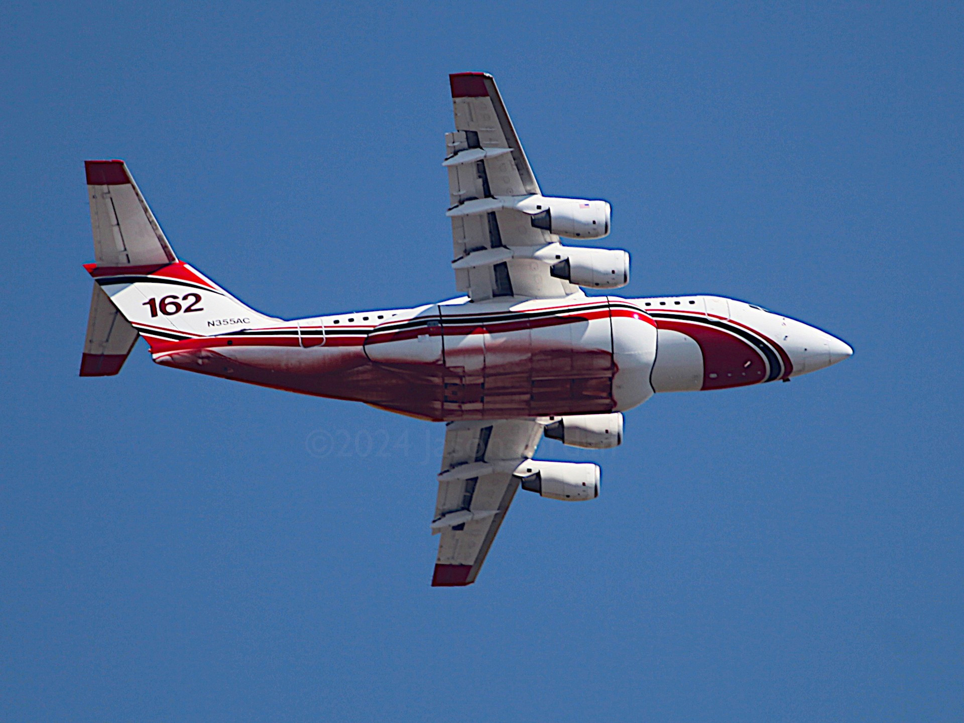 Tanker162 firefighting aircraft heading out to fight fire NW of Denver