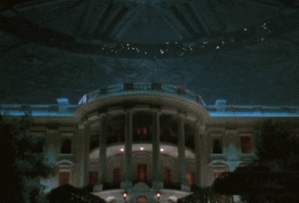 Independence day movie clip. Alien attackers blowing up The White House with"laser".