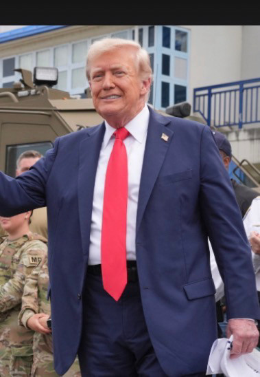 Trump on the streets of DC giving out pizzas to the Nat Guard. 
