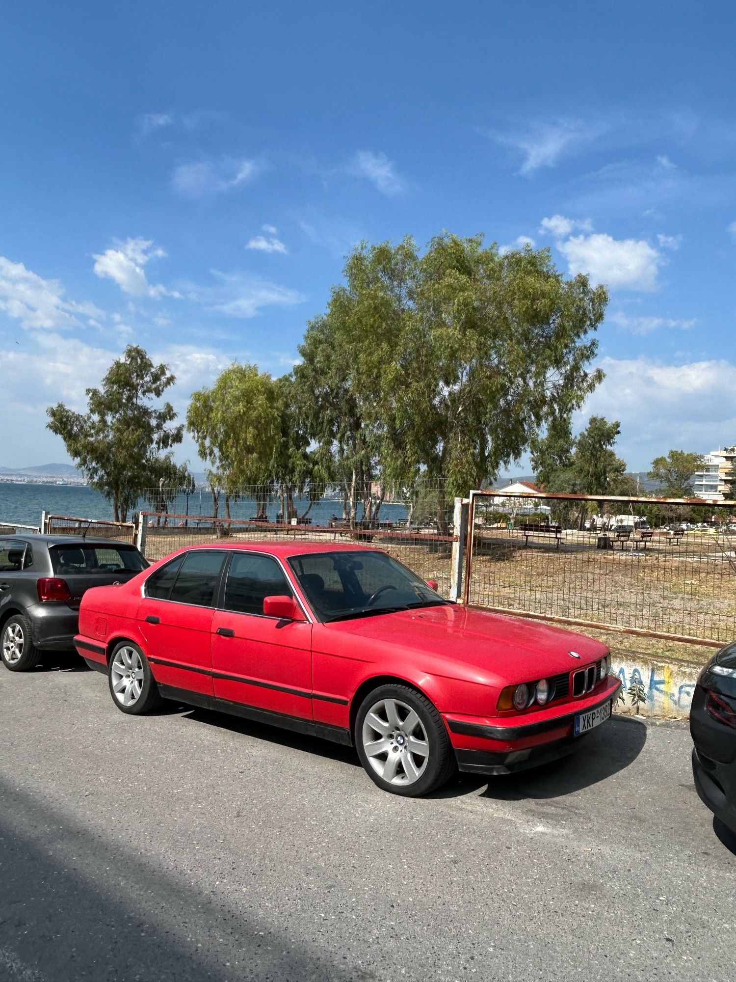 An E34 in many different shades of red.
There are eras I think these look prehistoric, other times quite good. This is strangely the latter