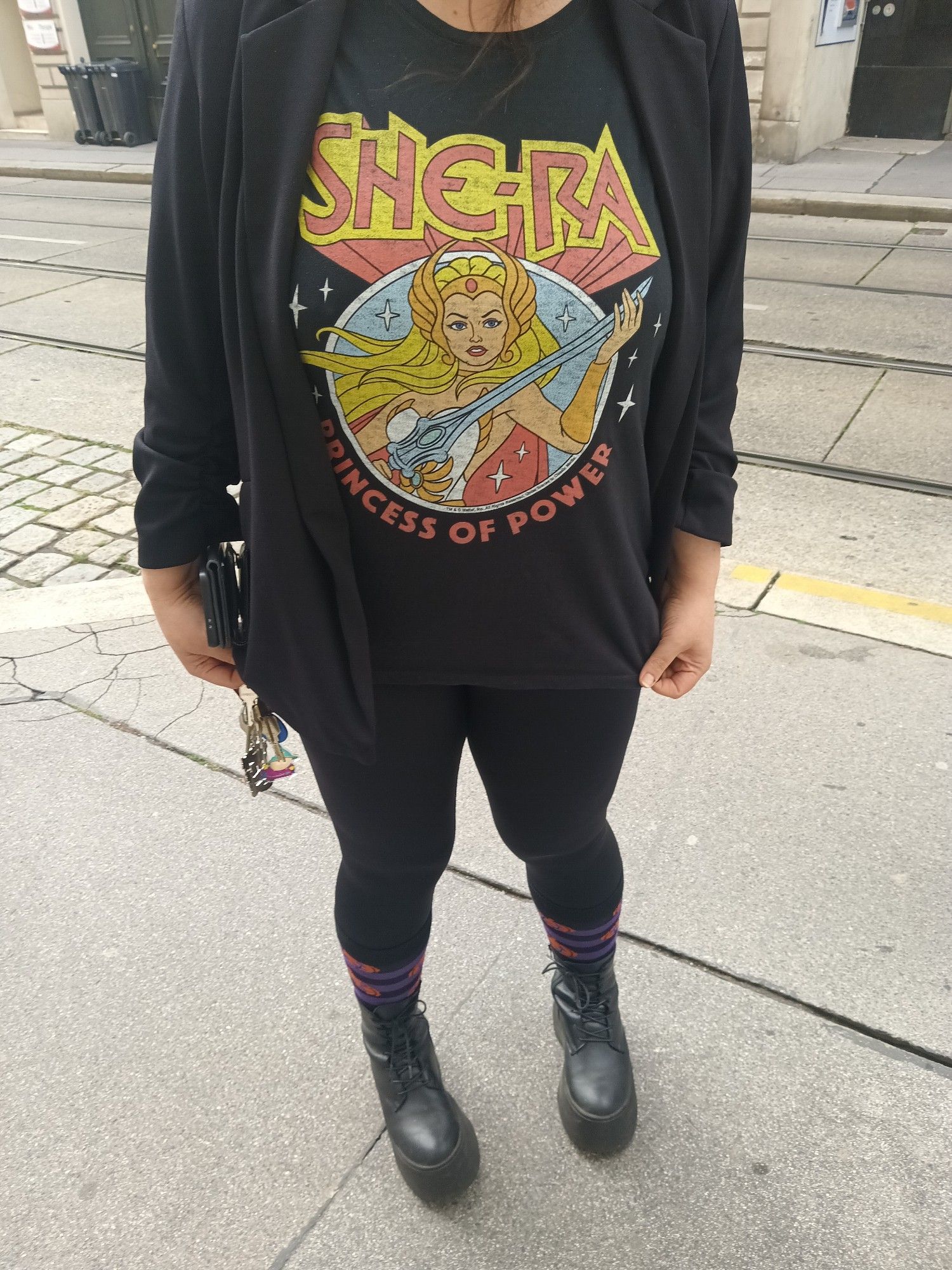 Göttin der Josefstadt mit She-Ra Princess of Power T-Shirt