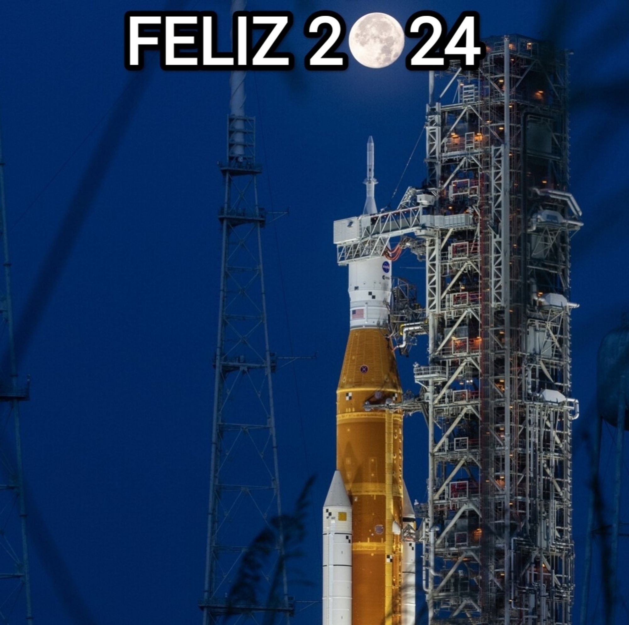 Feliz 2024 sls y la Luna