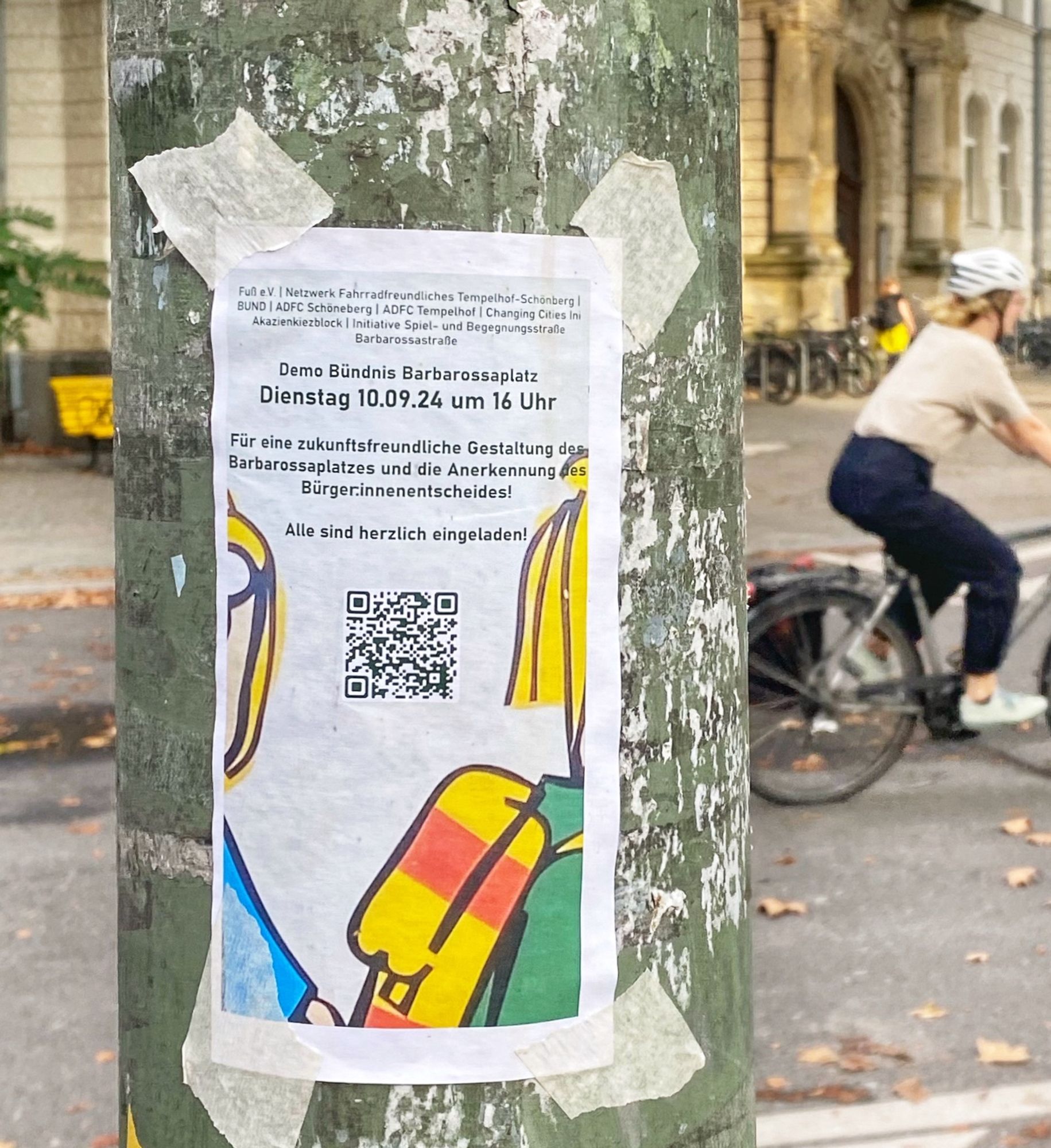 Ein Flyer an einem Laternenmasten am Barbarossaplatz kündigt die Demo am 10.09.24 um 16 Uhr an.