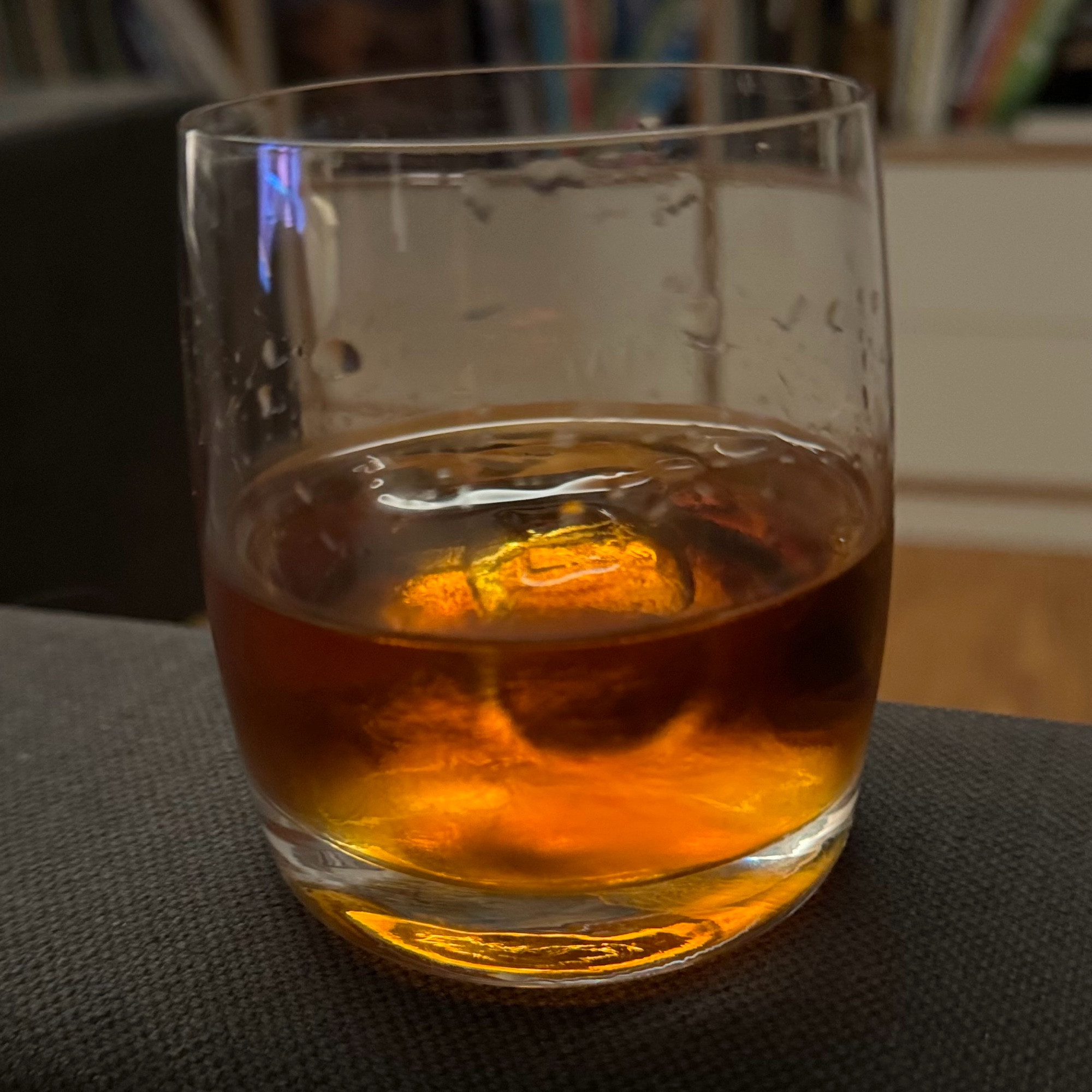 ein glas negroni, aber mit triple sec statt campari…