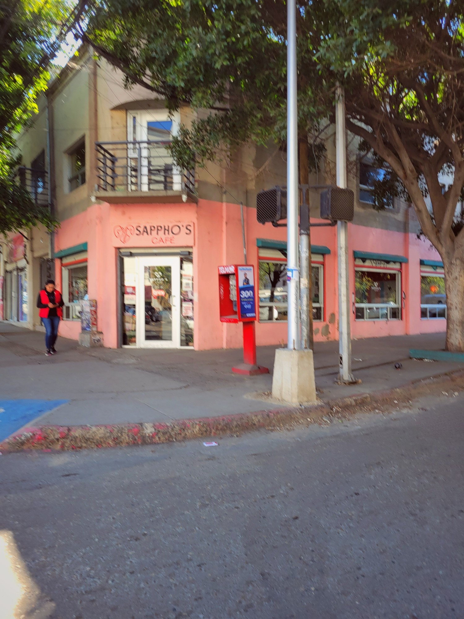 Picture of former storefront of Sapphic centric coffee shop, Sapho's cafe, in tijuana mexico before it closed