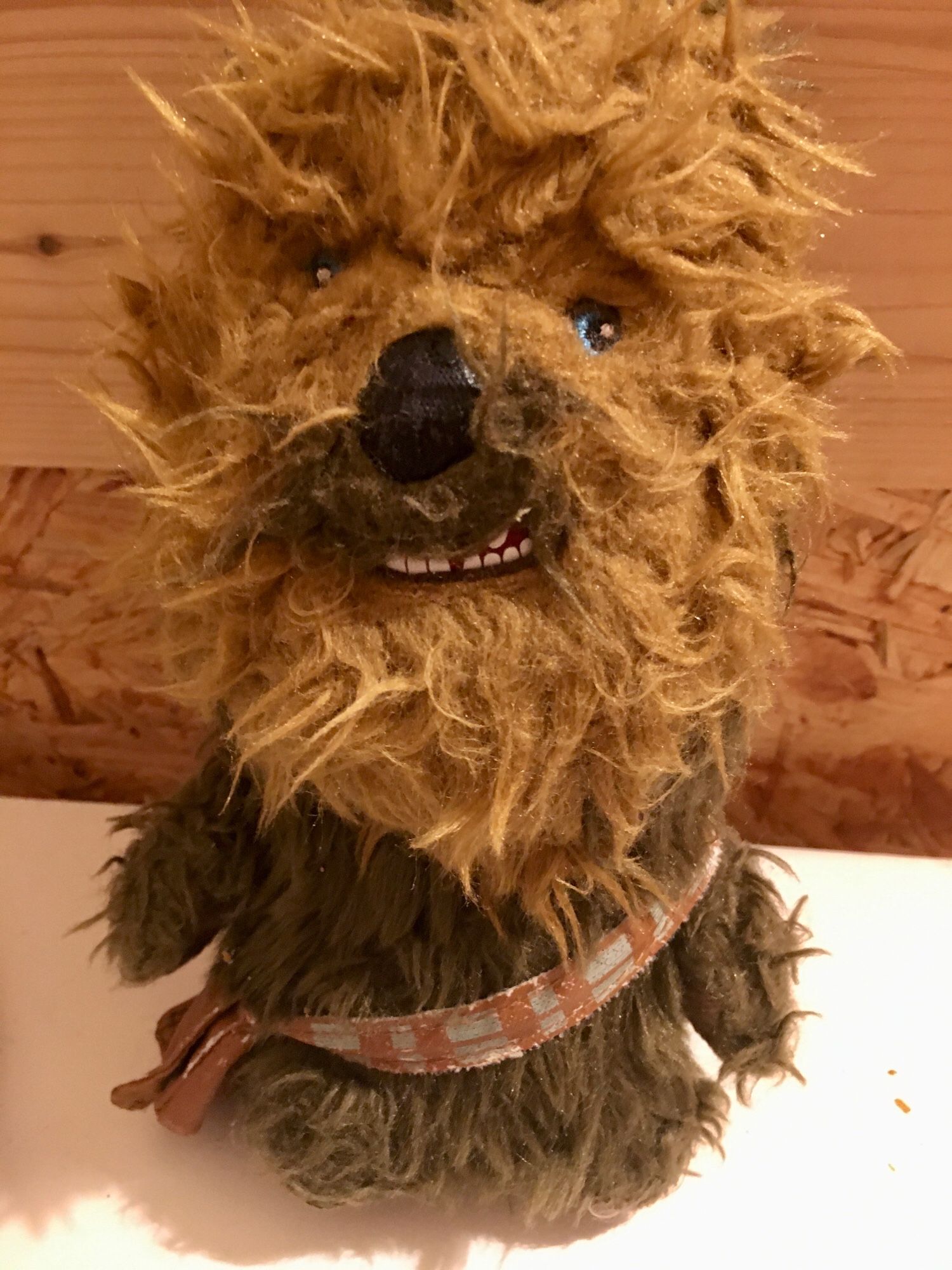 Chewbacca aus StarWars als kleines untersetztes Kuscheltier