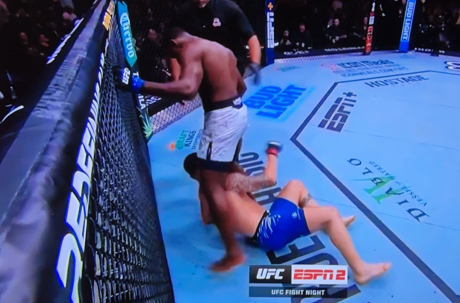 *record scratch*

'Yup, that's me. You're probably wondering how I ended up in this situation.'

This sums up how the night went for Colby Covington against Joaquin Buckley. #UFCTampa