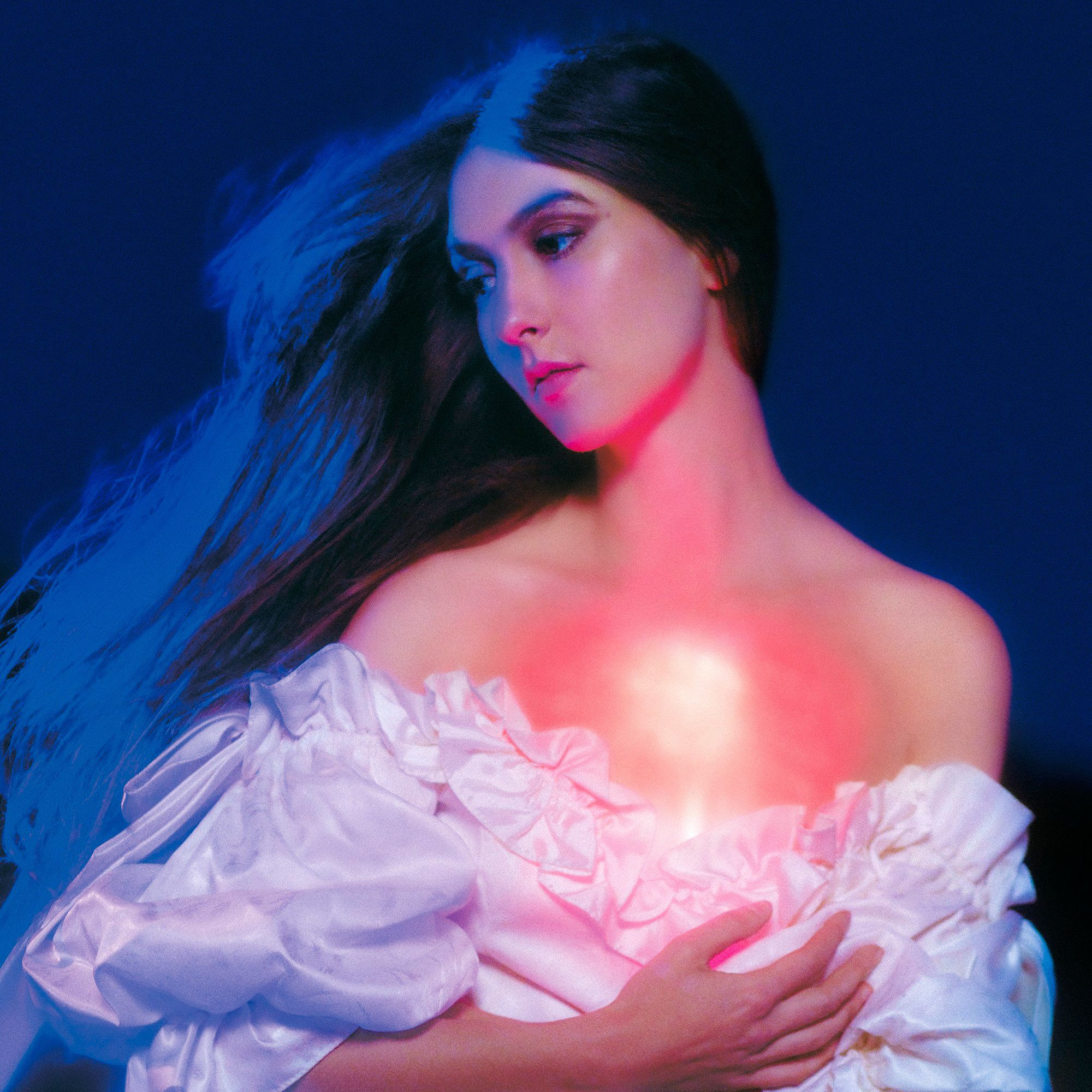 Capa do álbum "And In the Darkness, Hearts Aglow" da cantora Weyes Blood.