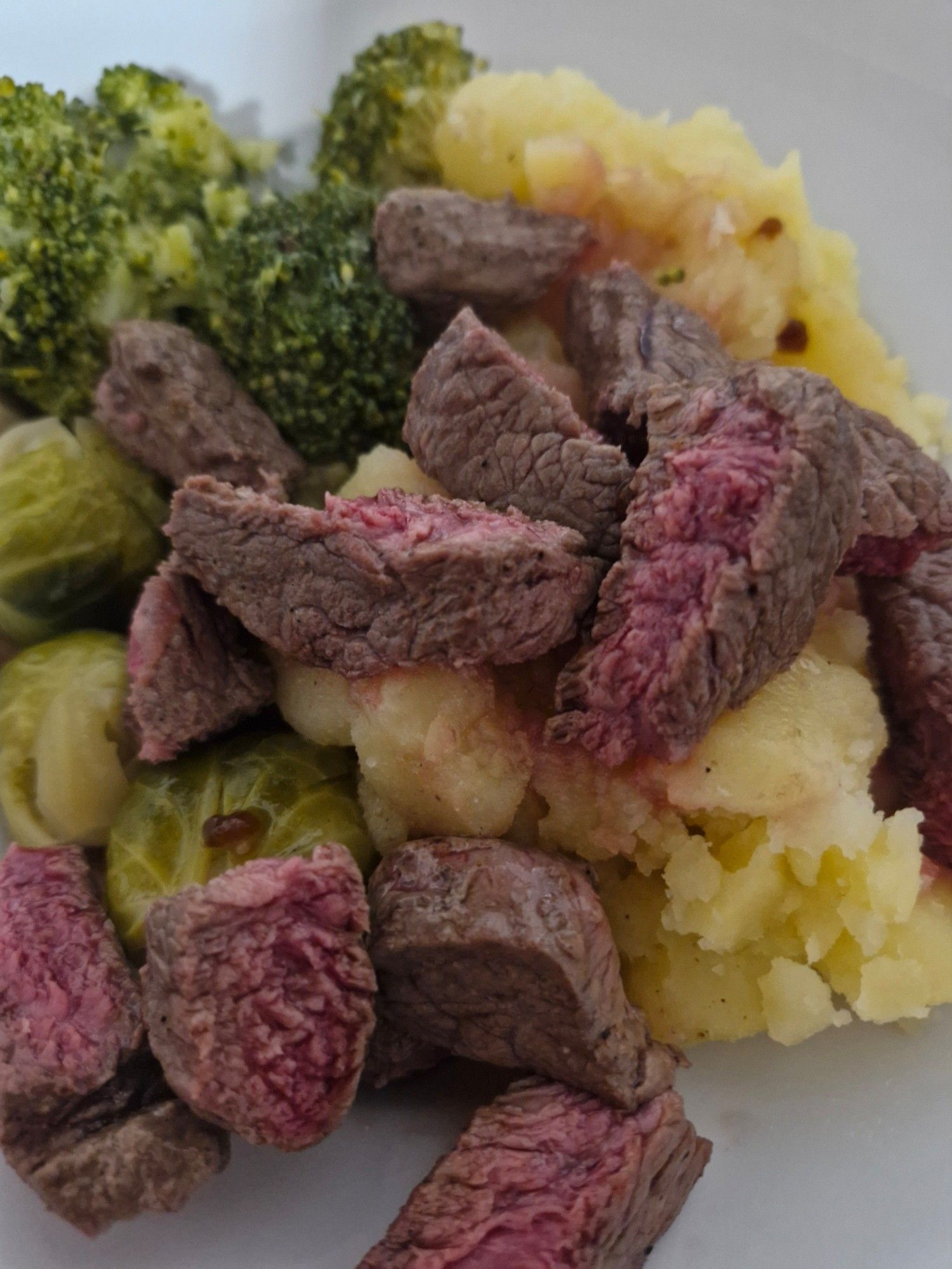 Steak kartiffel Brokkoli Rosenkohl