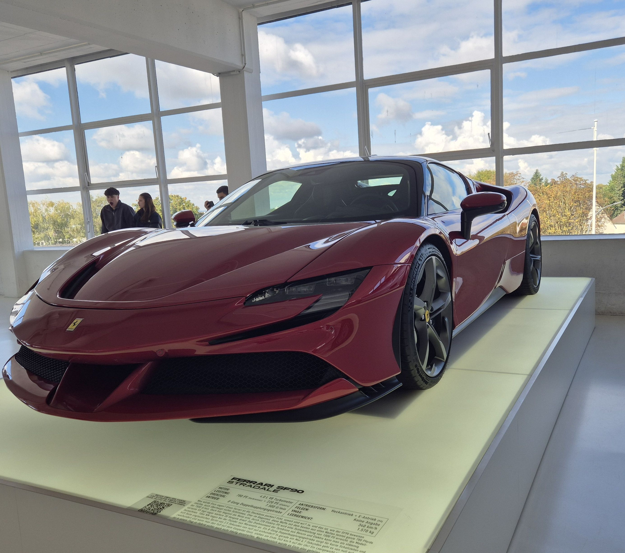 Ein roter Ferrari