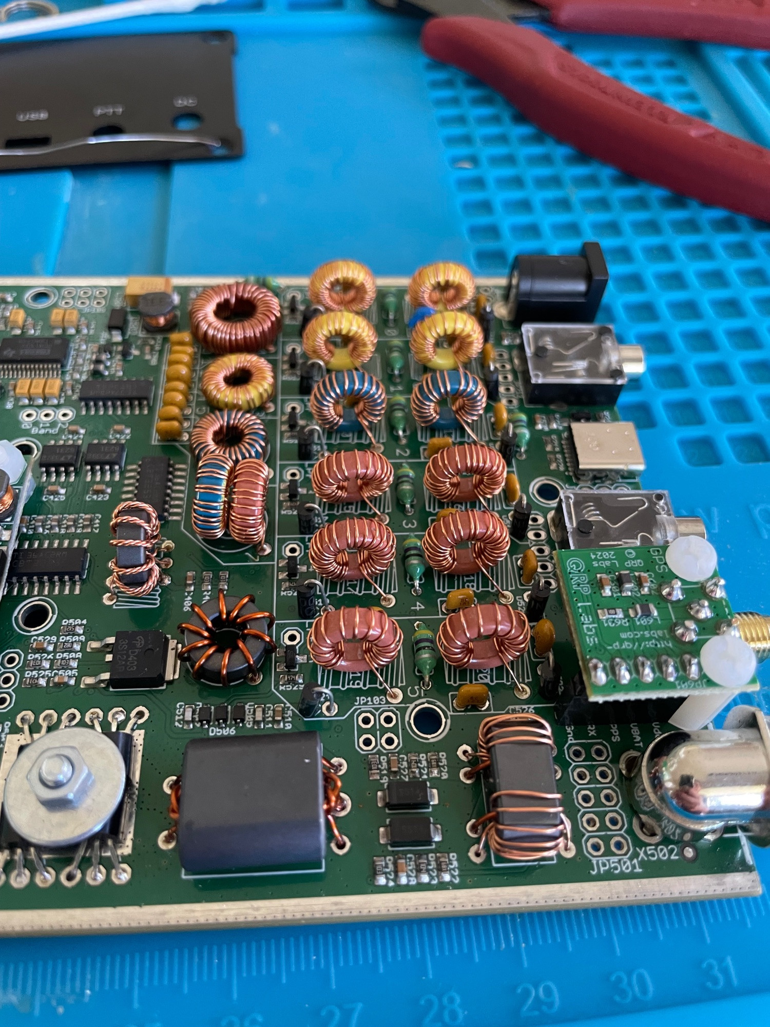 Finished QMX+ except for a missing jumper to connect the bnc to the RF board LOl