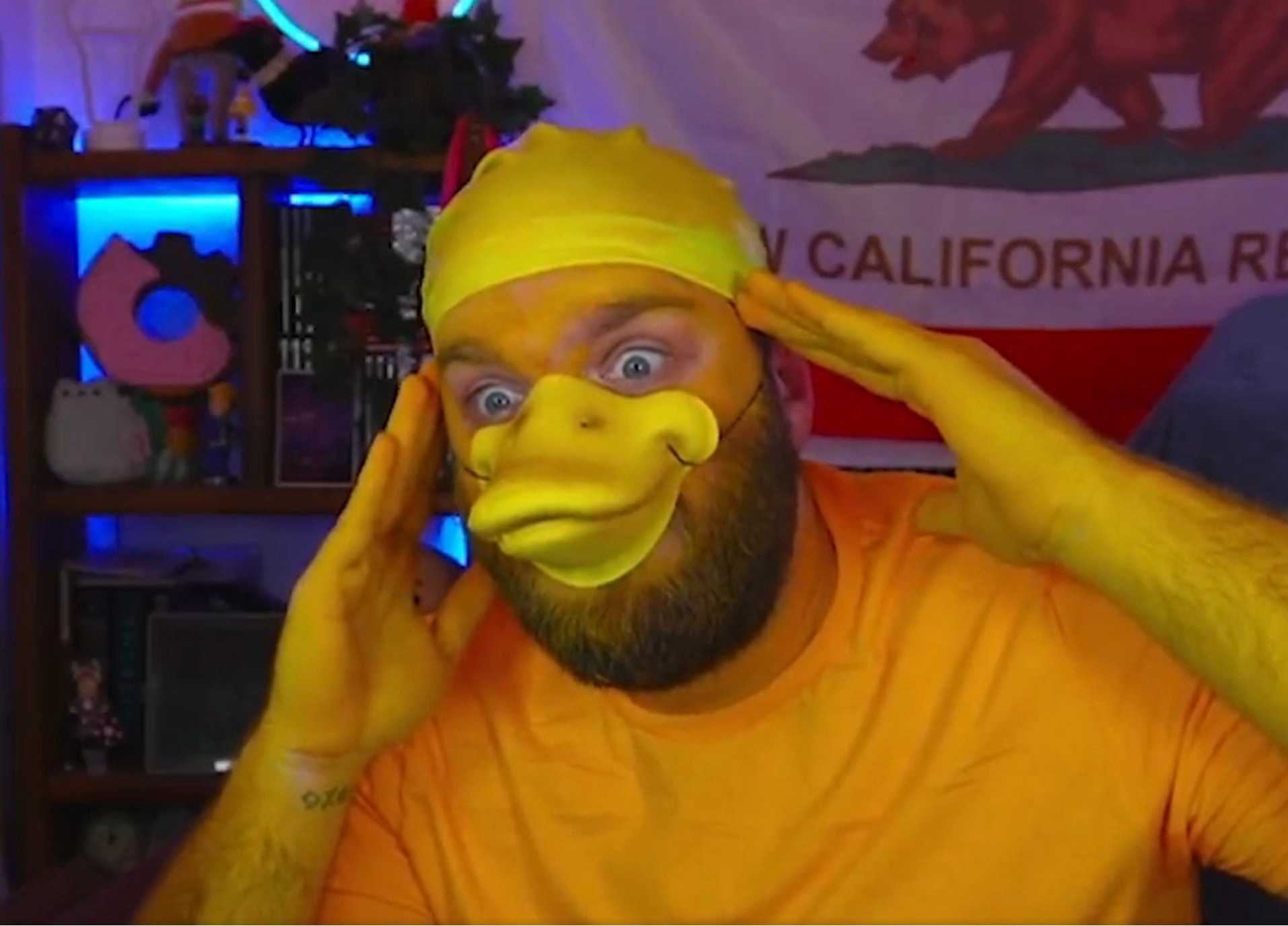 Robo dresses as Psyduck on stream