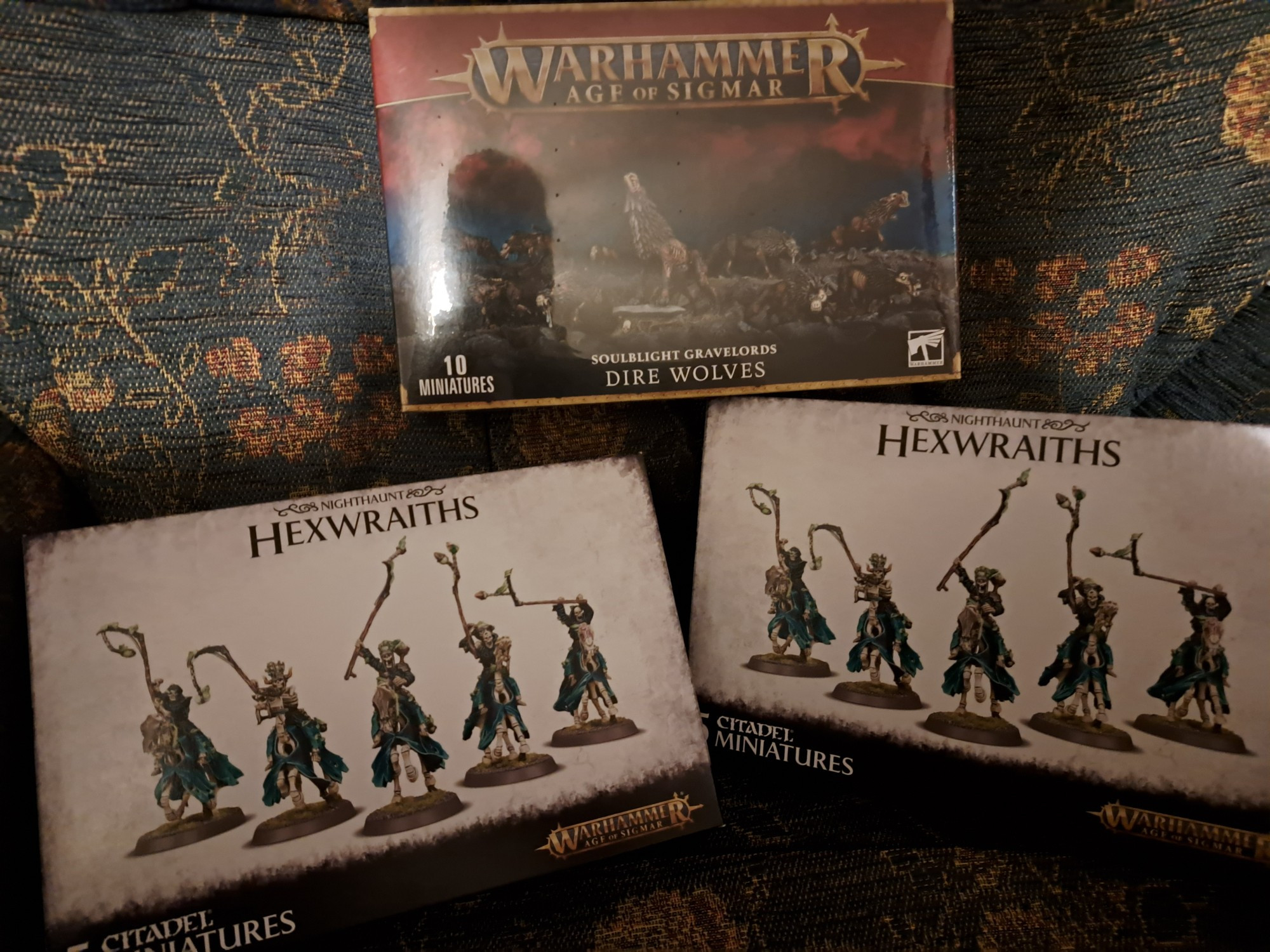 1 box of Dire Wolves
2 boxes of Hexwraiths