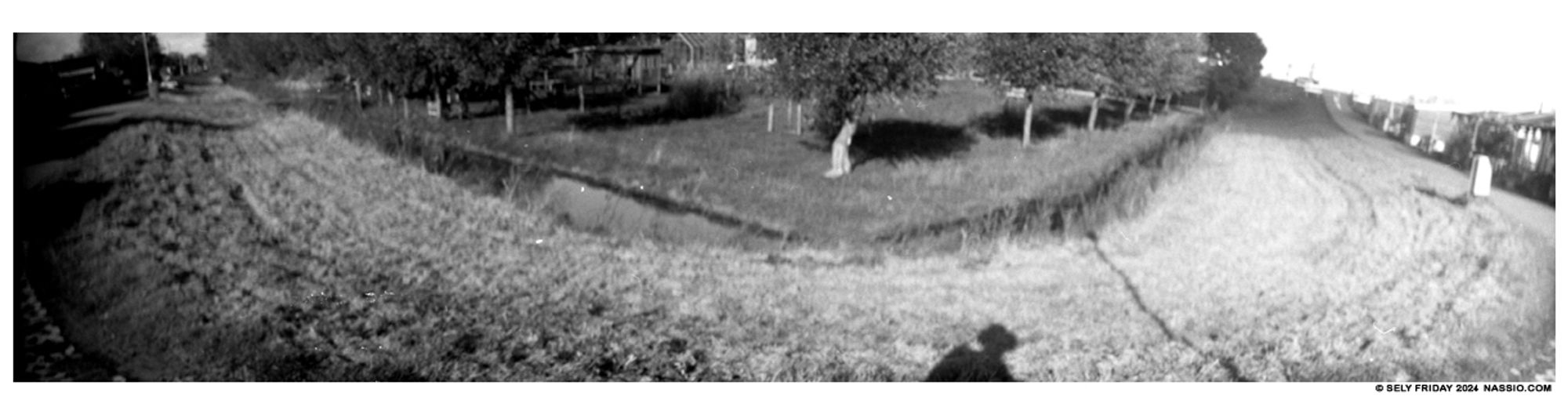 Blurry bend in the road along the Kalverringdijk, Zaandam