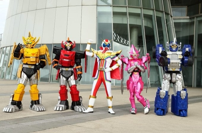 The Zenkaiger team. From left to right Gaon, Zyuran, Zenkaizer, Magine and Vroom