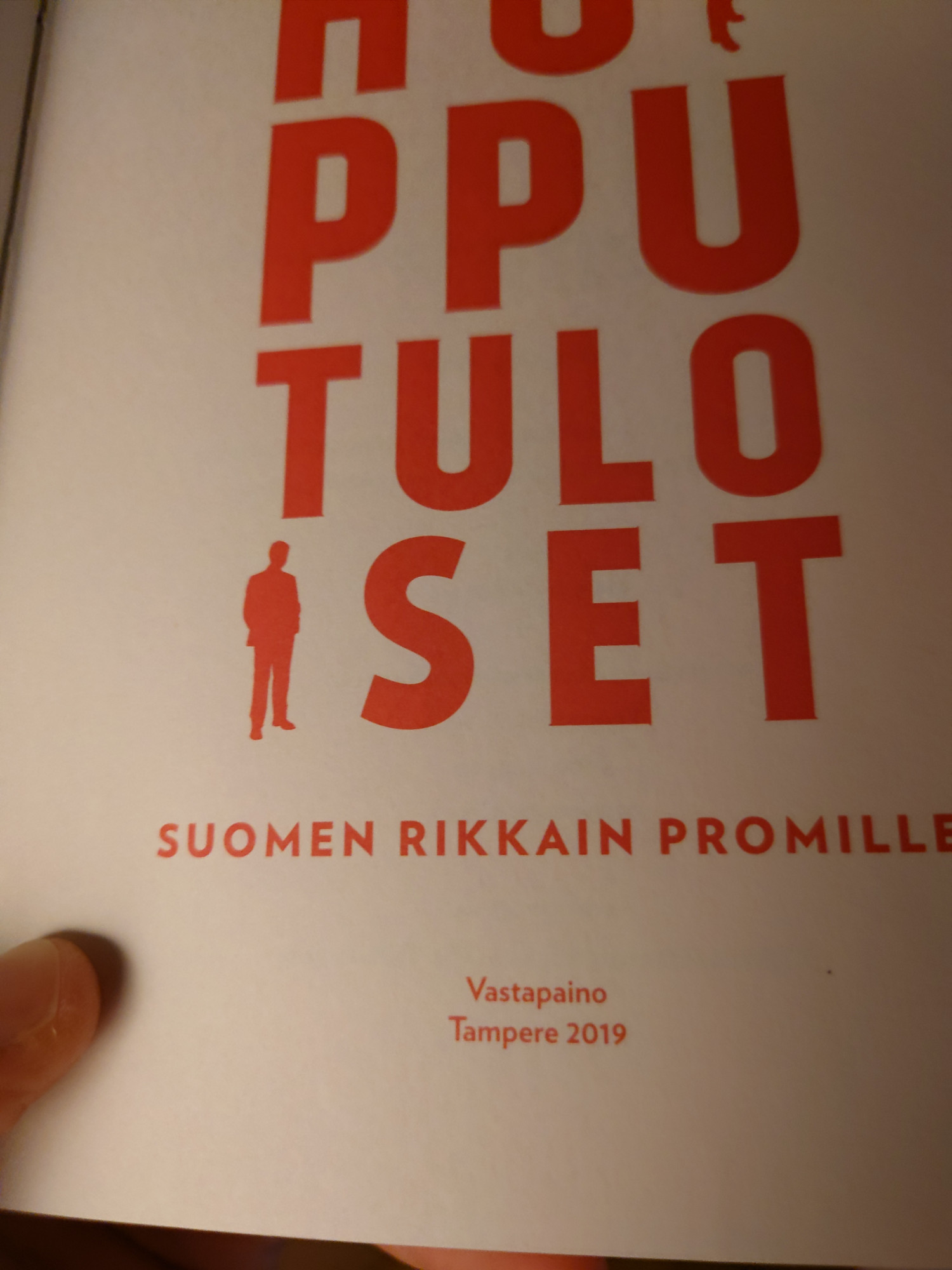 Kuva "Huipputuloiset - Suomen rikkain promille" -kirjan sisäsivulta, josta selviää kirjan painovuosi (2019)