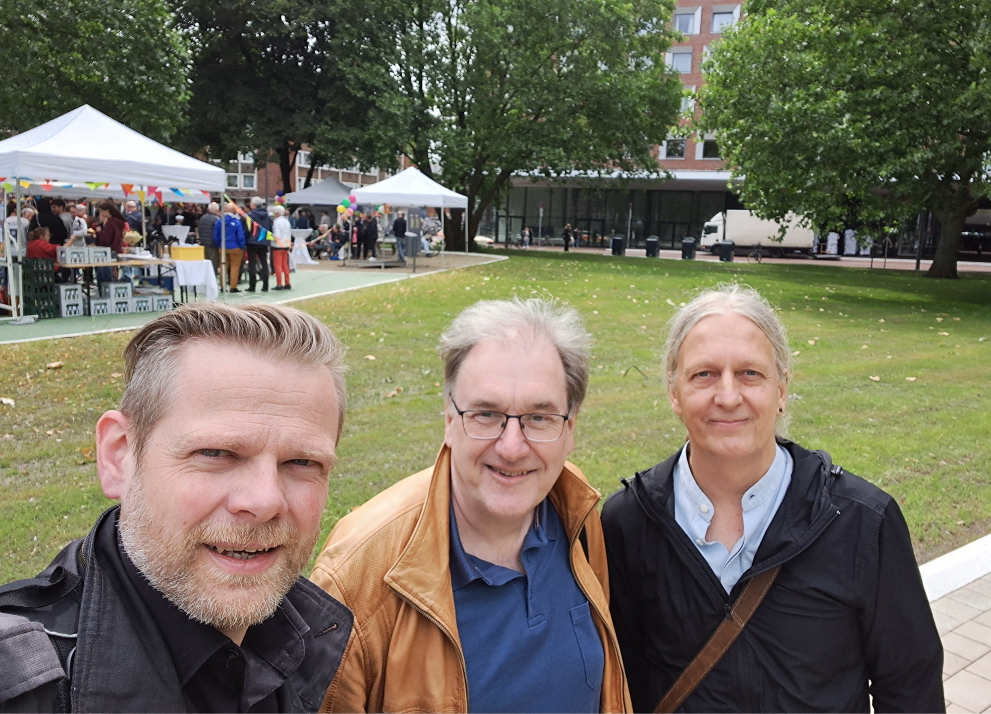 Kai, Harald und Guido bei der Neueröffnung des umgestalteten Bremer Platzes.