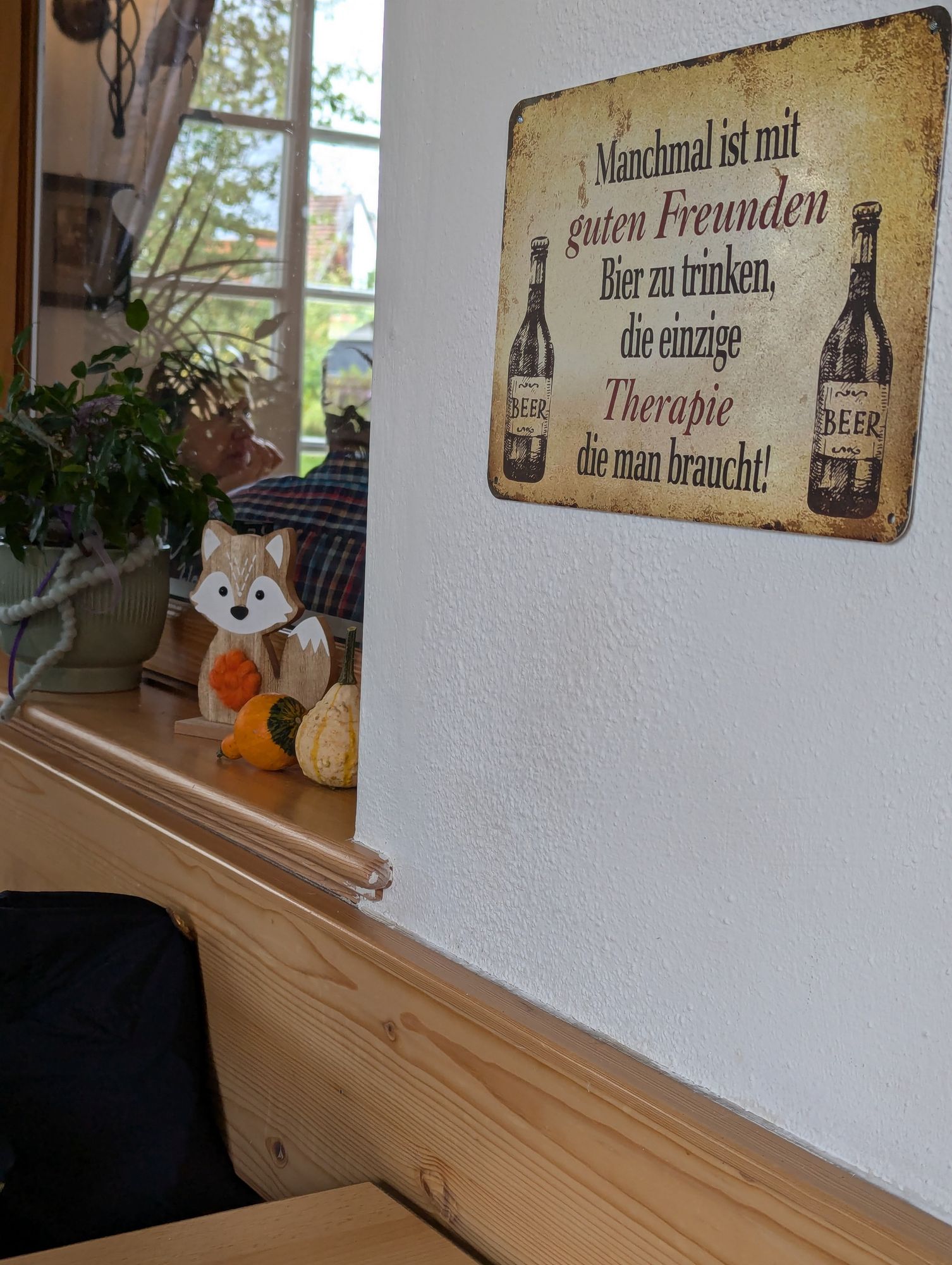 Tafel 

Manchmal ist mit guten Freunden Bier zu trinken, die einzige Therapie die man braucht!