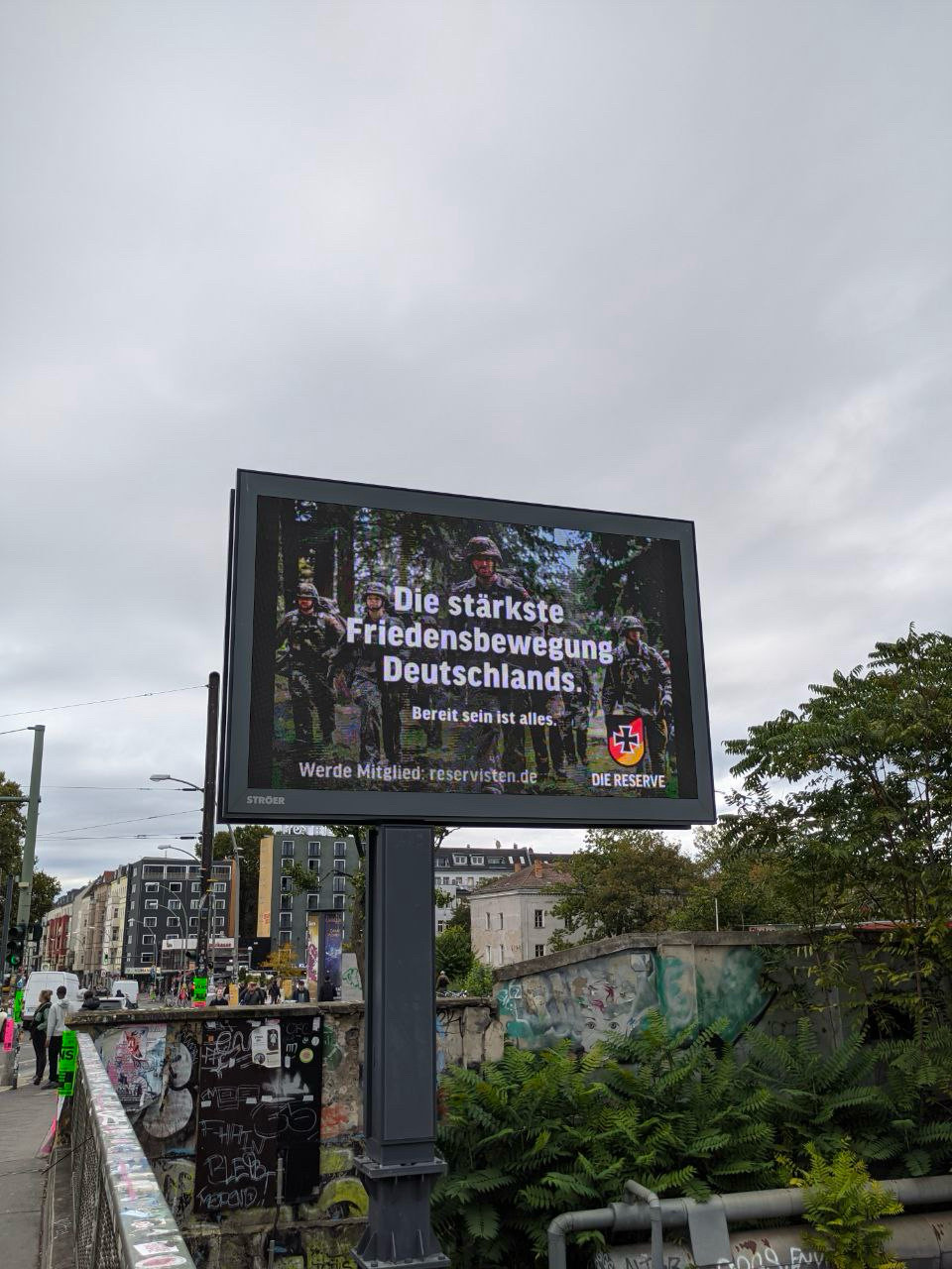 Plakat der Reservisten: „die stärkste Friedensbewegung Deutschlands“