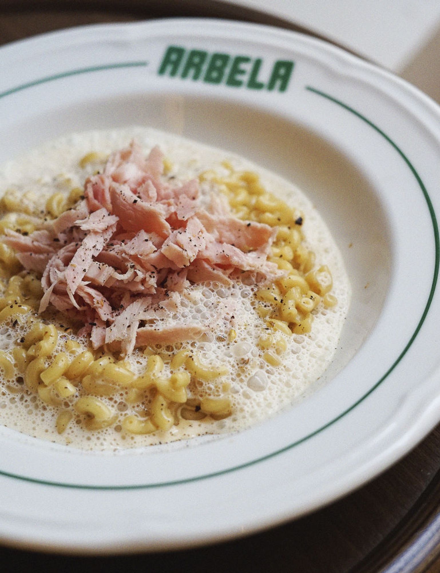 photo de Coquillettes au jambon de Juan Arbelaez pour 4 personnes - Recettes - Elle à Table