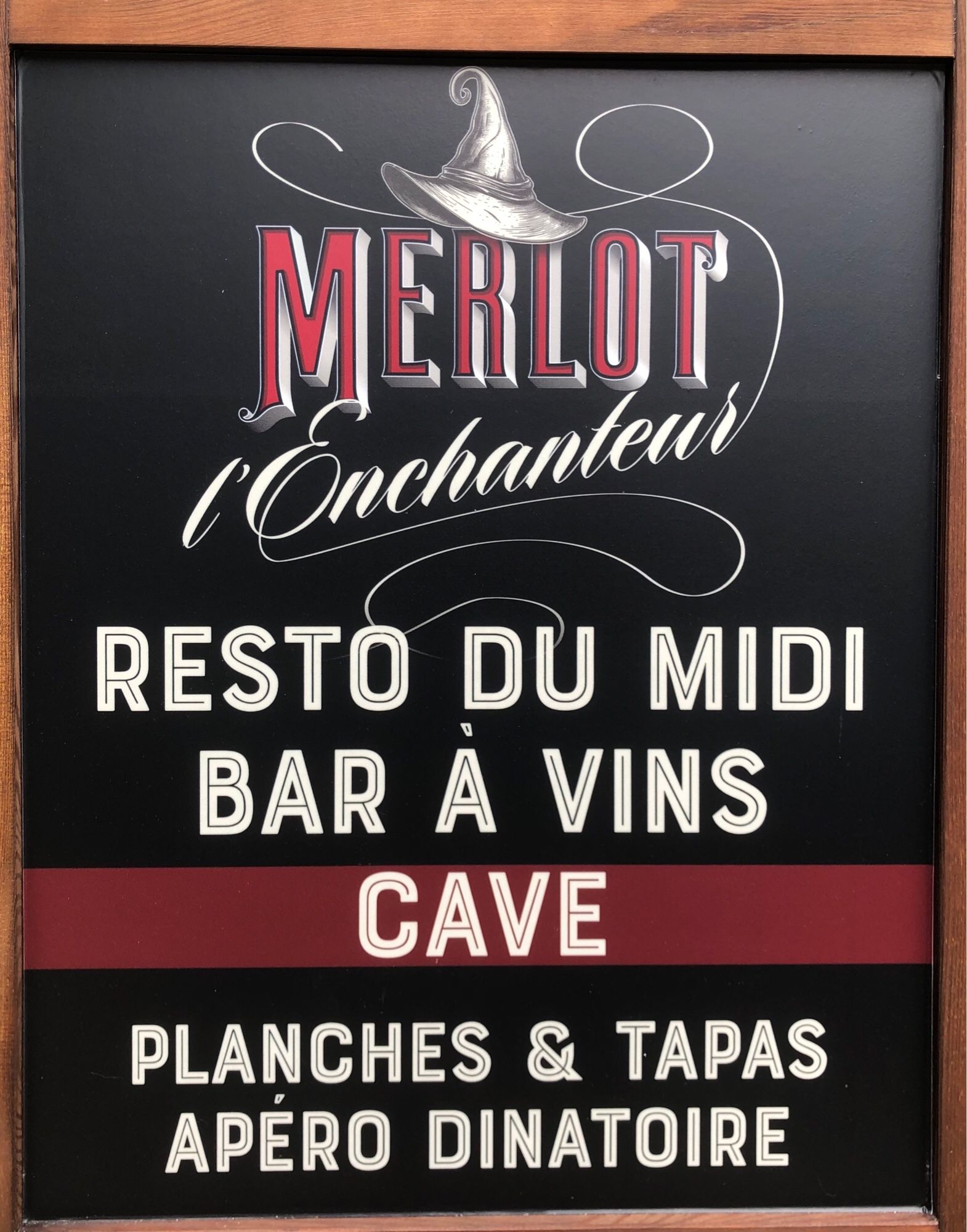 Nom d’un resto : 
Merlot l’enchanteur :’)