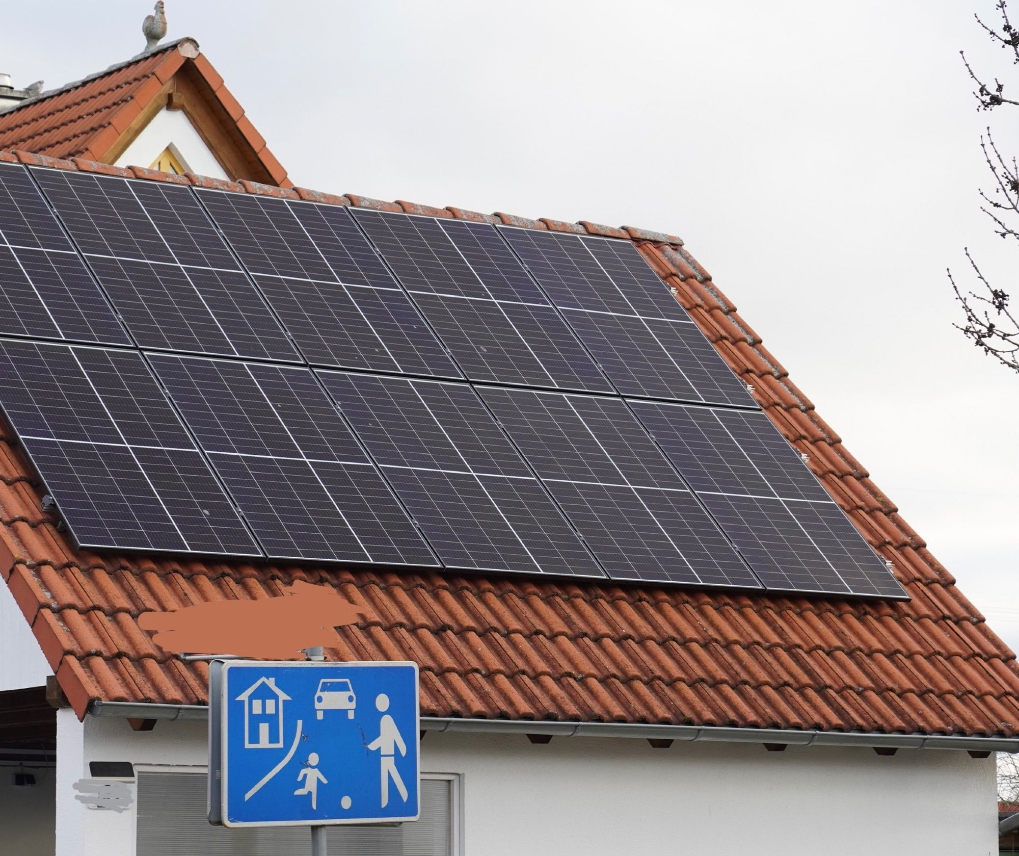 Eine Solaranlage auf einem Dach