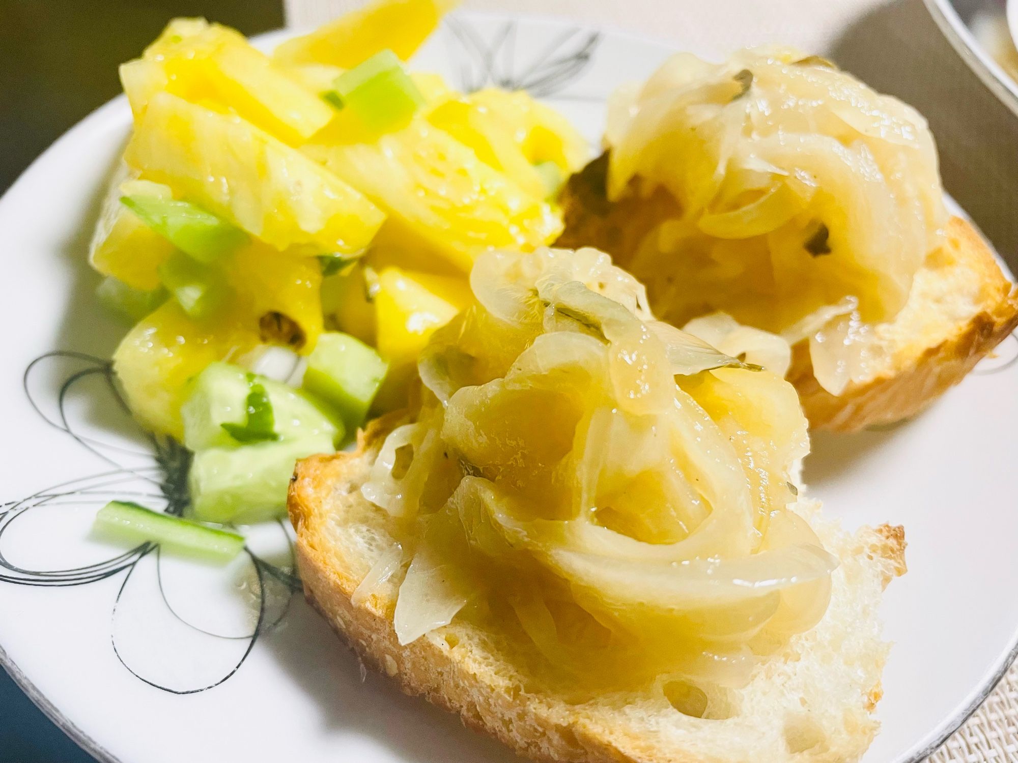 パイナップルの副菜
Contorno all'ananas

玉ねぎの炒め物
Cipolle in padella