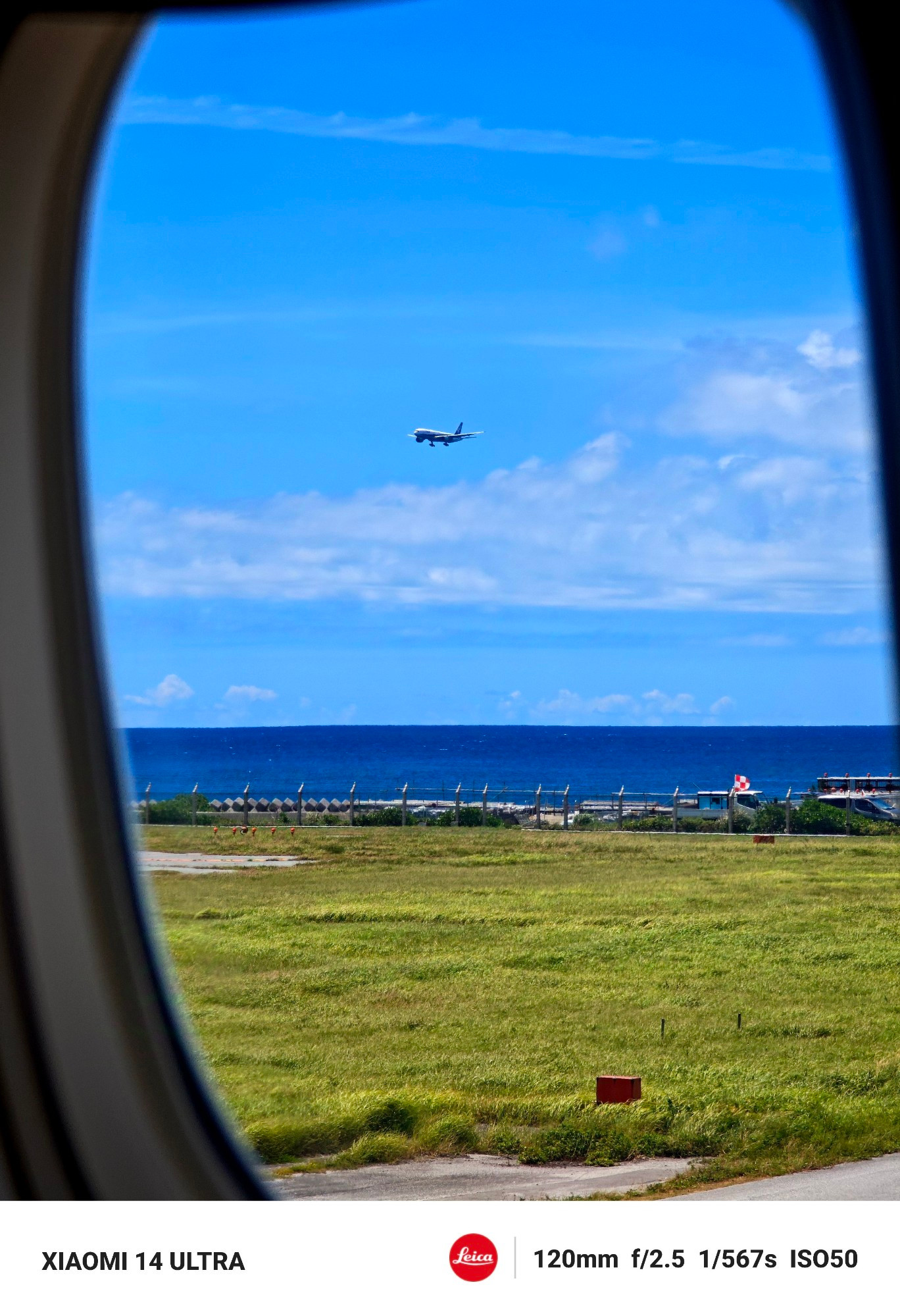 This photo was taken with Xiaomi 14 Ultra.

#mobilephotography #bluesky #cloud #sky #photo #Xiaomi14Ultra #japan #okinawa #sun #palmtree #photography #ana #okinawa #naha #nahaairport #sea