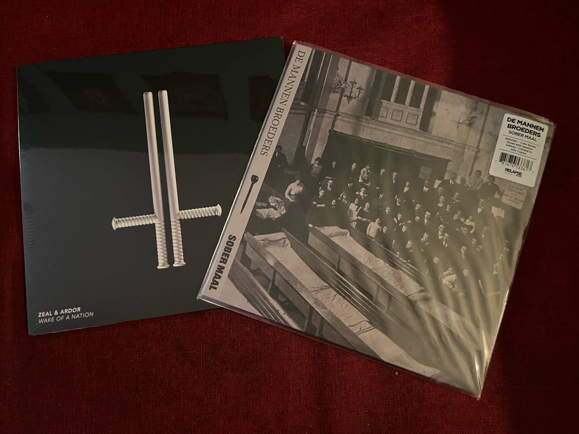 Twee LP’s, nog in folie verpakt: 
Zeal & Ardor - Wake of a Nation
De Mannen Broeders - Sober Maal