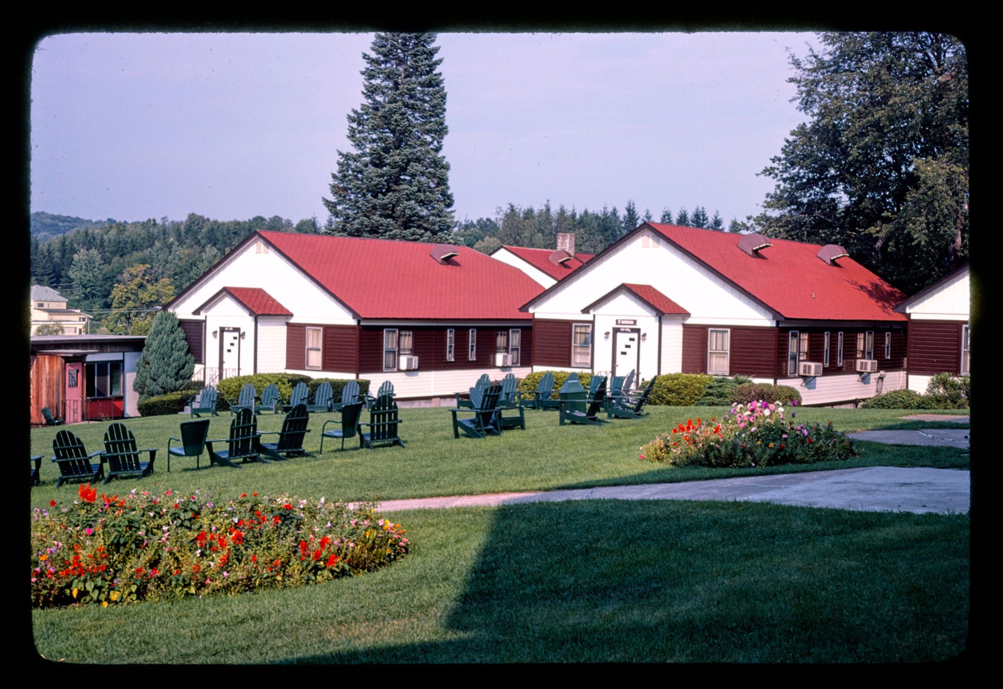 stevensville hotel, swan lake, new york, 1977