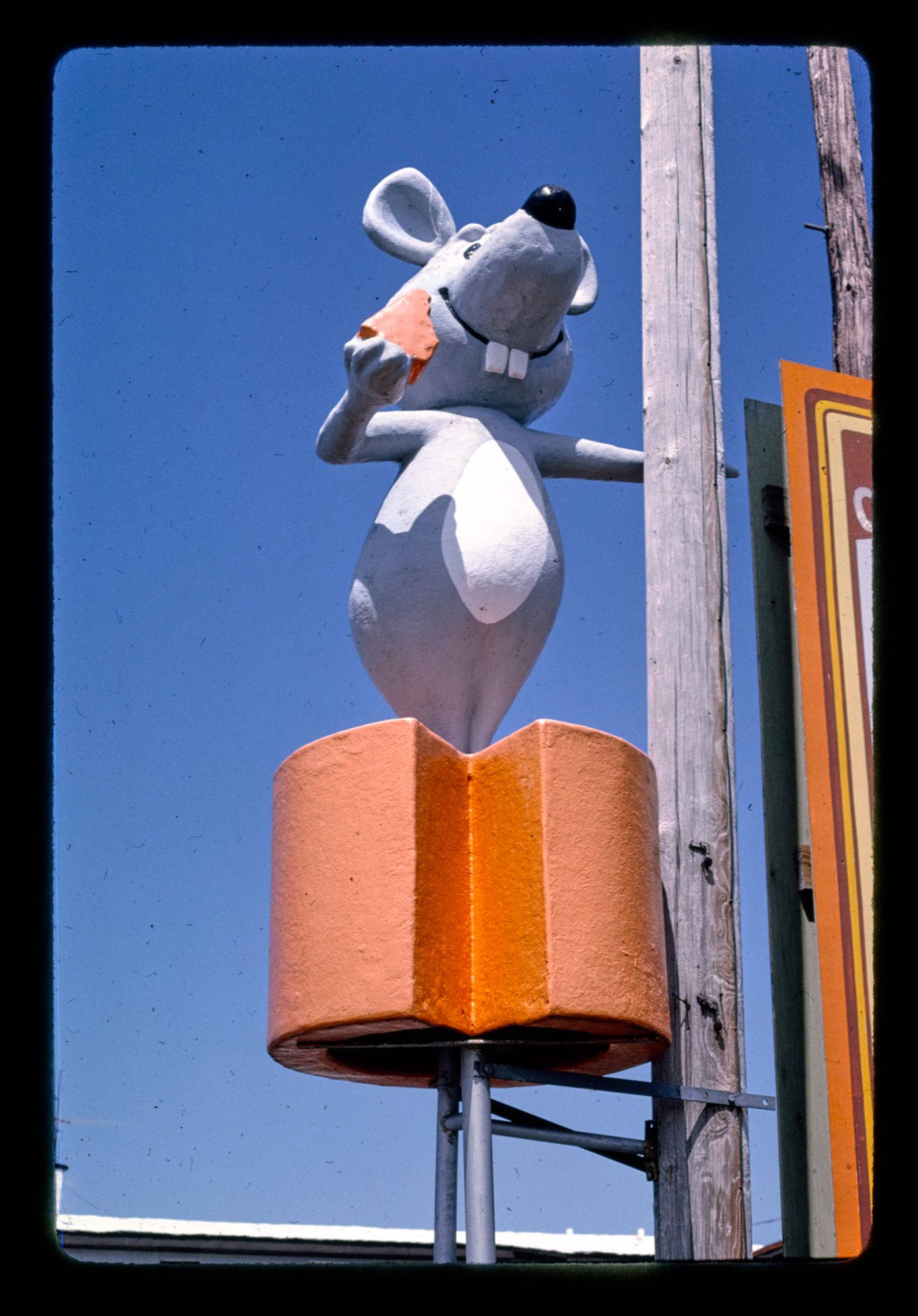 renard's cheese shop mouse sign, angle 1, route 5, clay banks, wisconsin, 1992